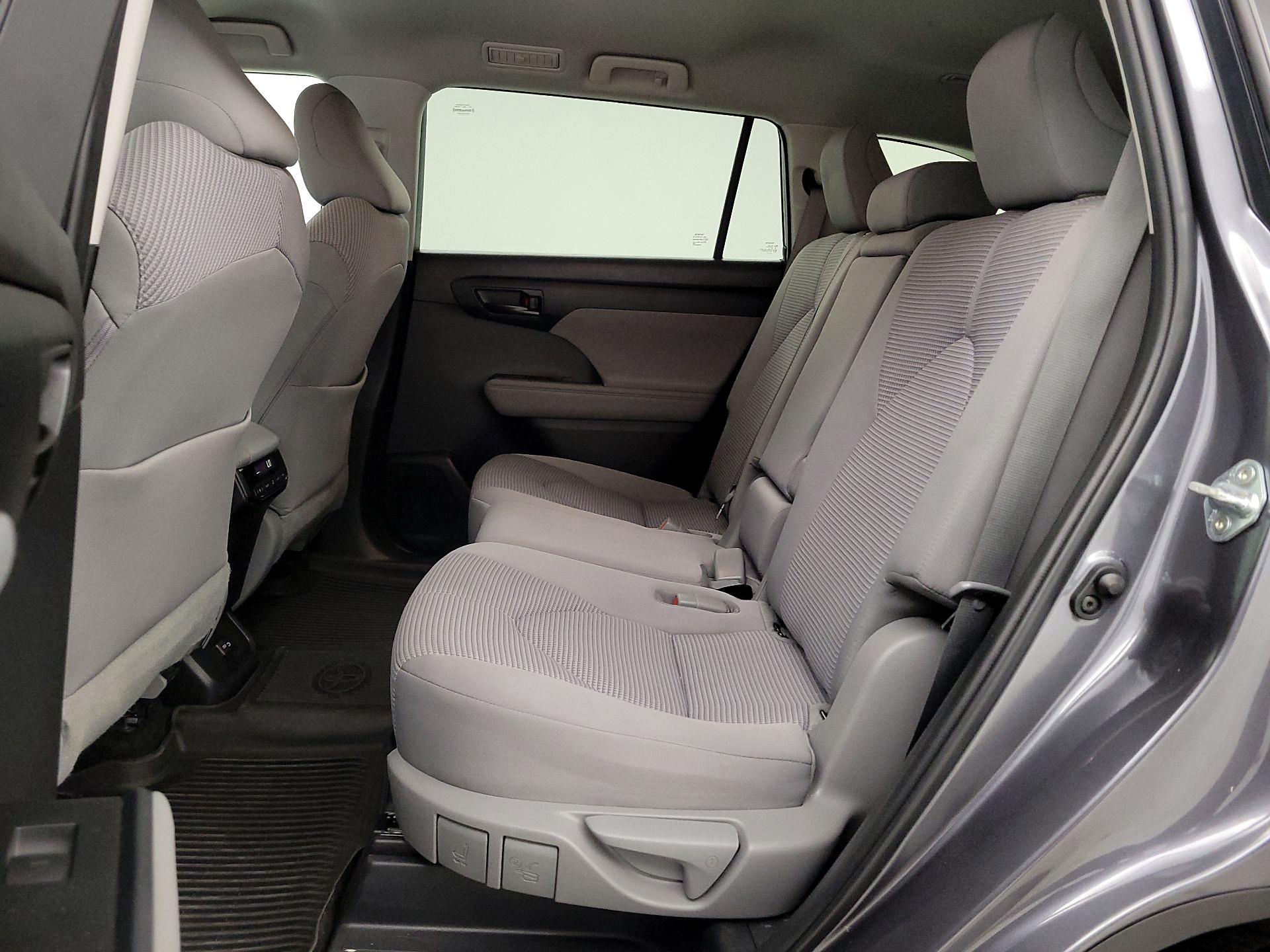 Thumbnail: 2023 Toyota Highlander - 19