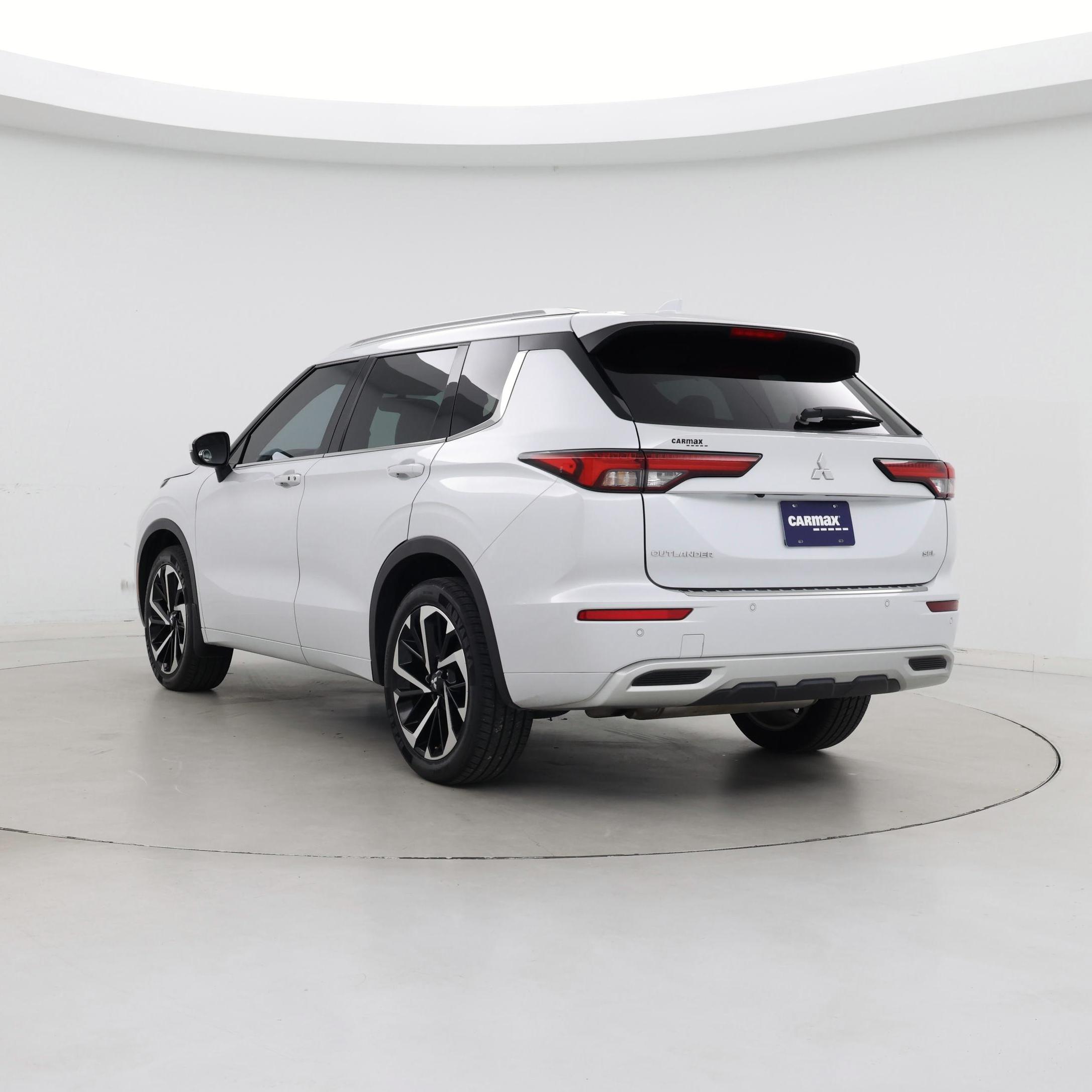 Thumbnail: 2023 Mitsubishi Outlander - 2