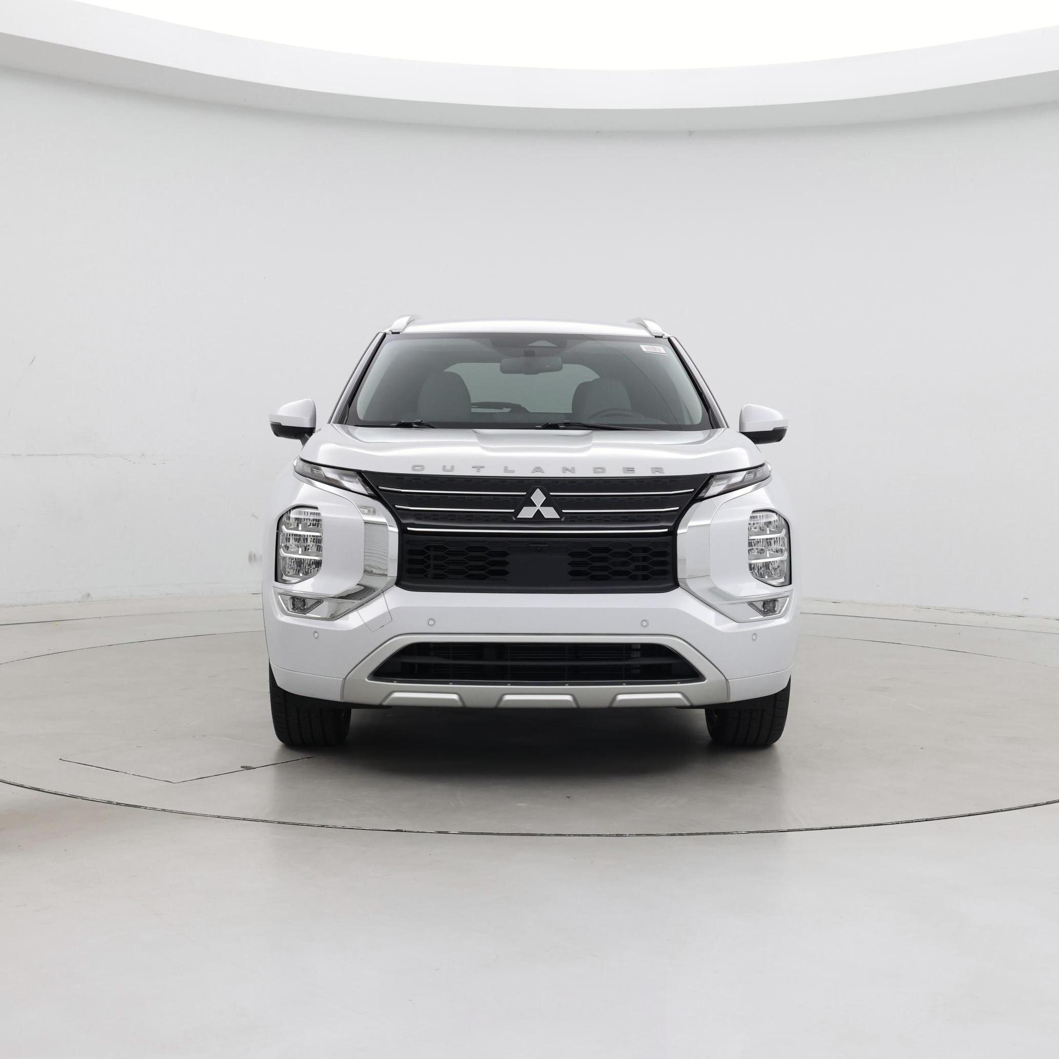 Thumbnail: 2023 Mitsubishi Outlander - 5