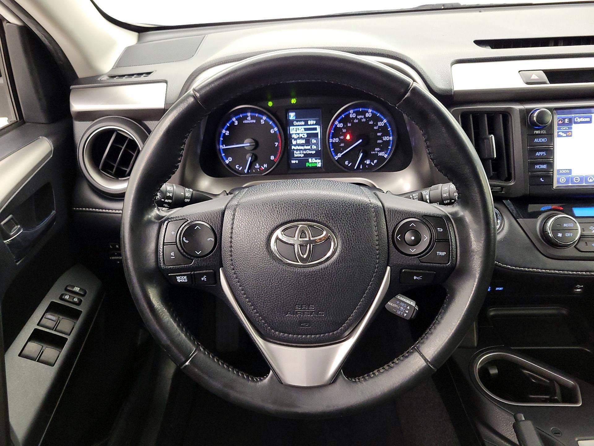 Thumbnail: 2018 Toyota RAV4 - 10