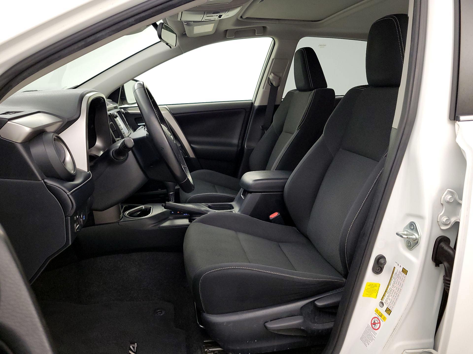 Thumbnail: 2018 Toyota RAV4 - 11