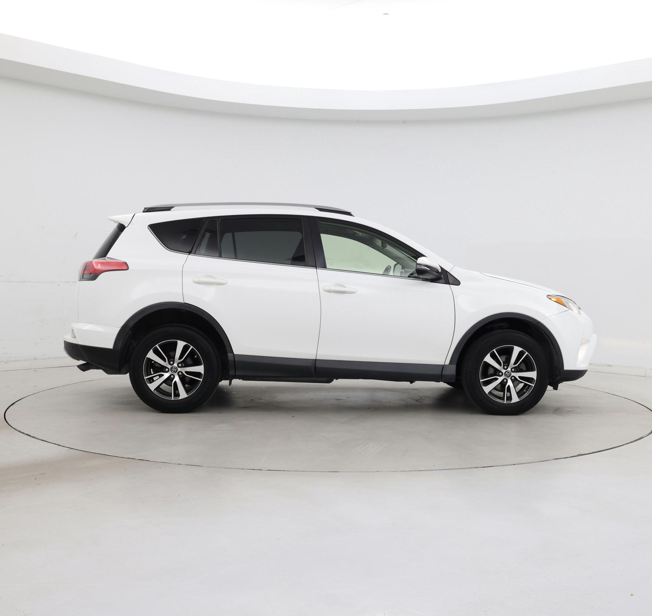 Thumbnail: 2018 Toyota RAV4 - 7