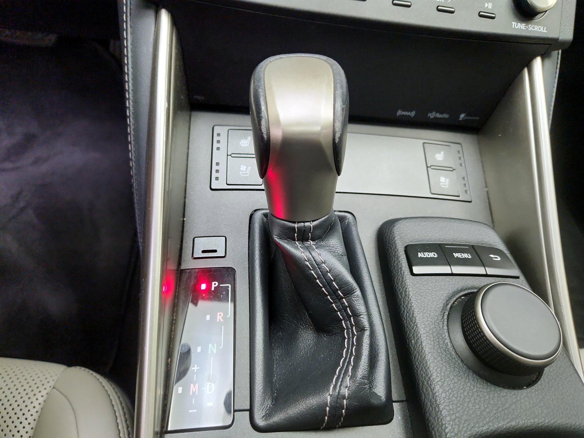 Thumbnail: 2015 Lexus IS - 17