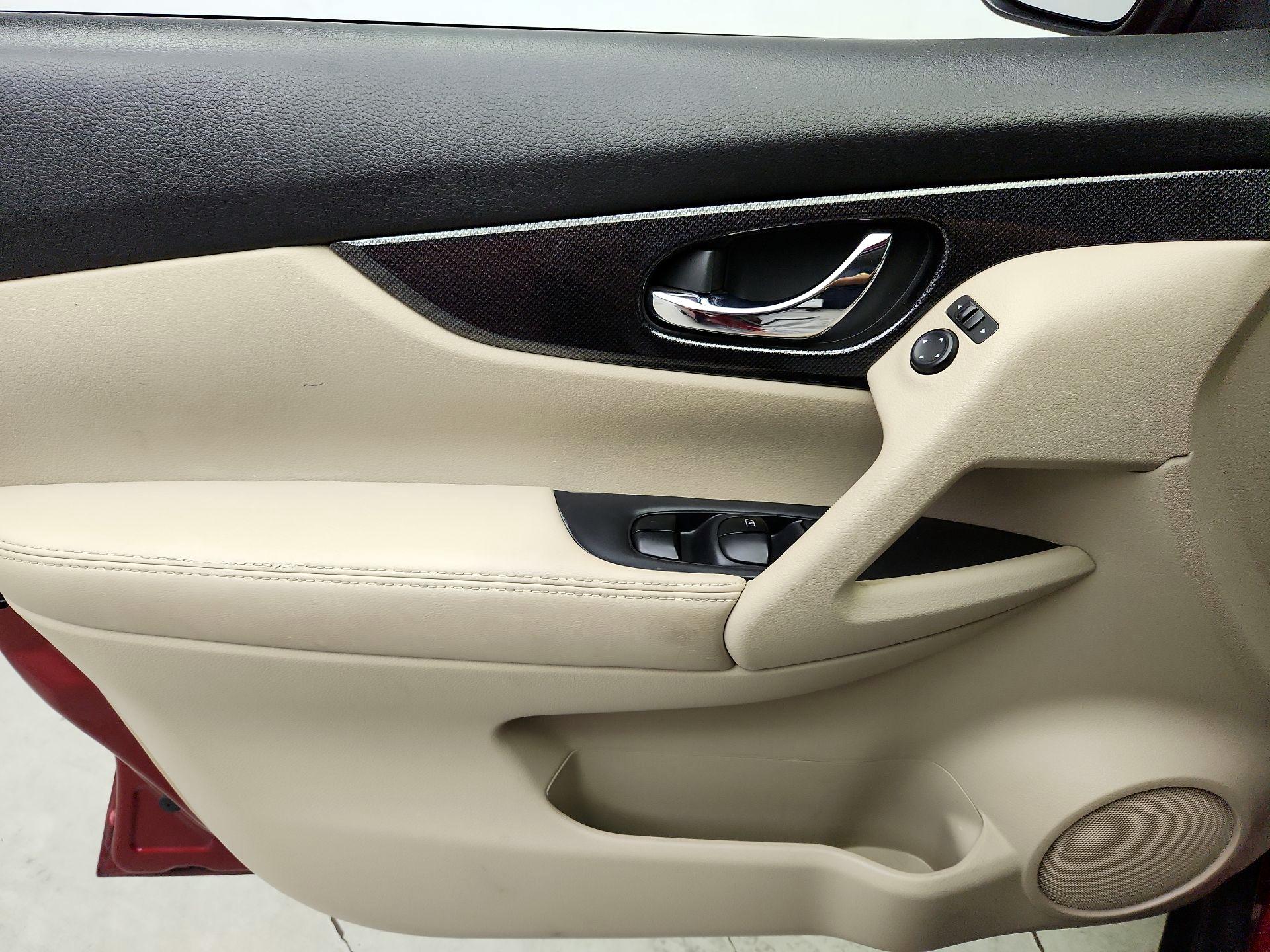 Thumbnail: 2014 Nissan Rogue - 12
