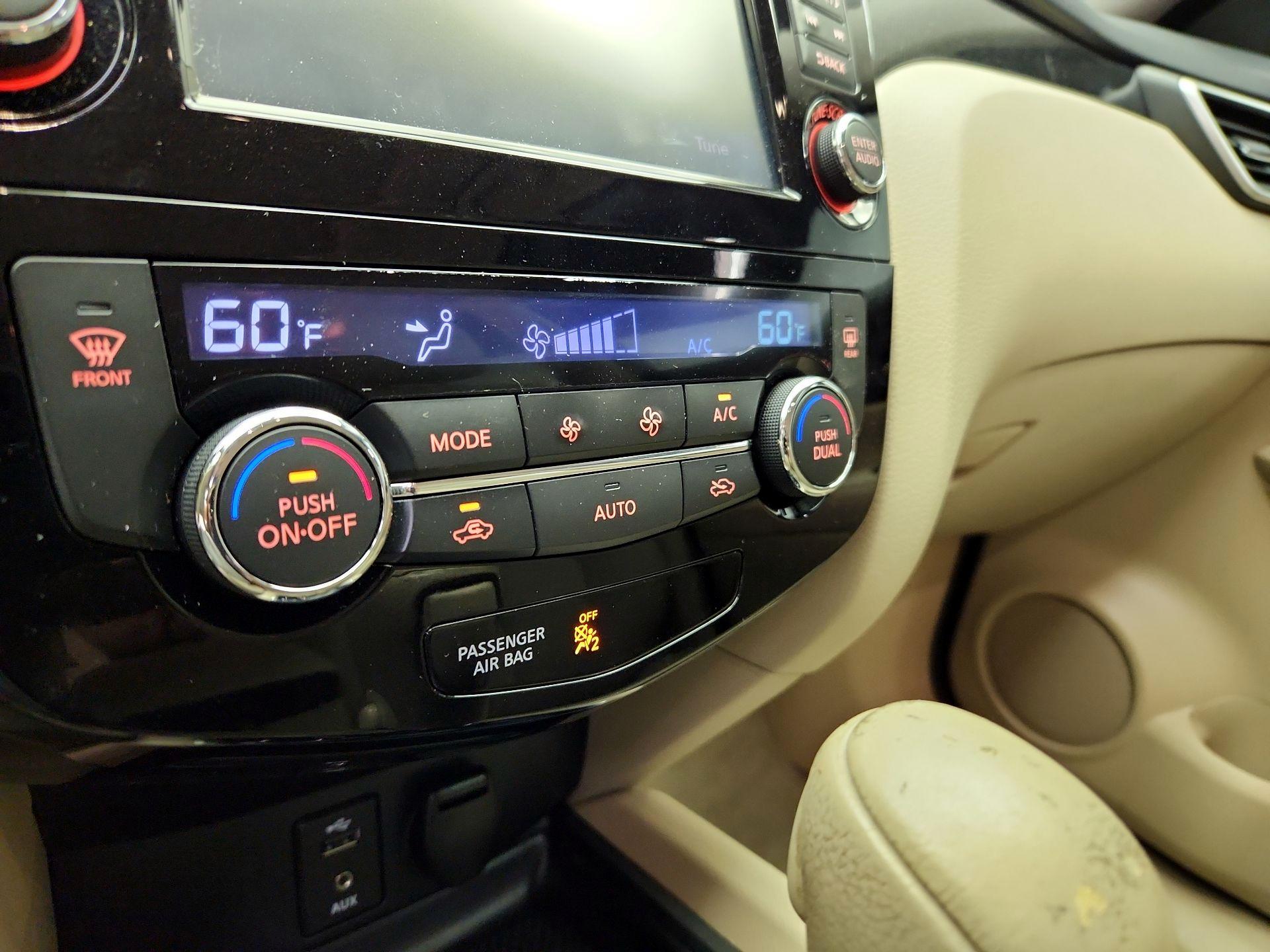Thumbnail: 2014 Nissan Rogue - 17
