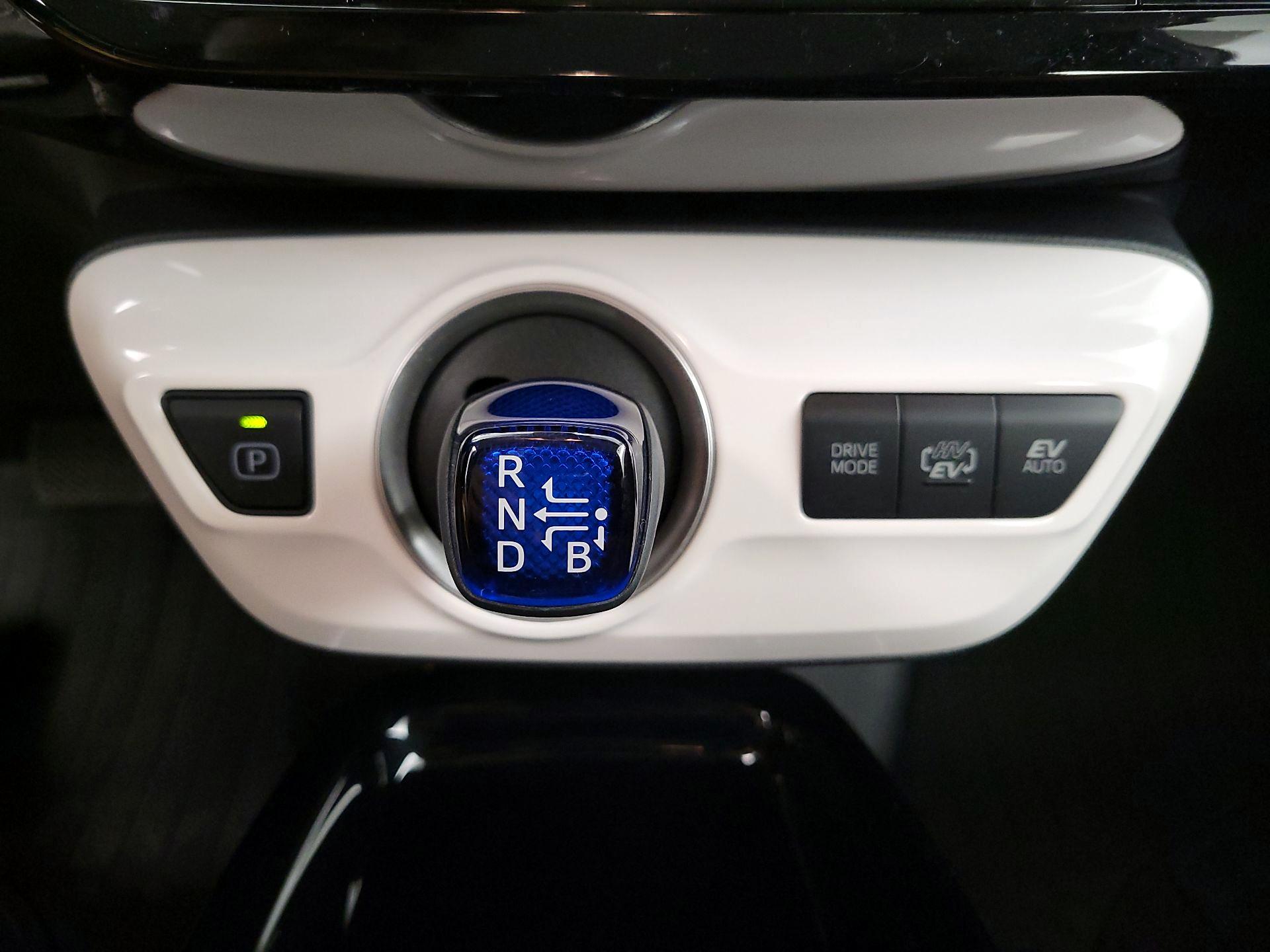 Thumbnail: 2019 Toyota Prius Prime - 18