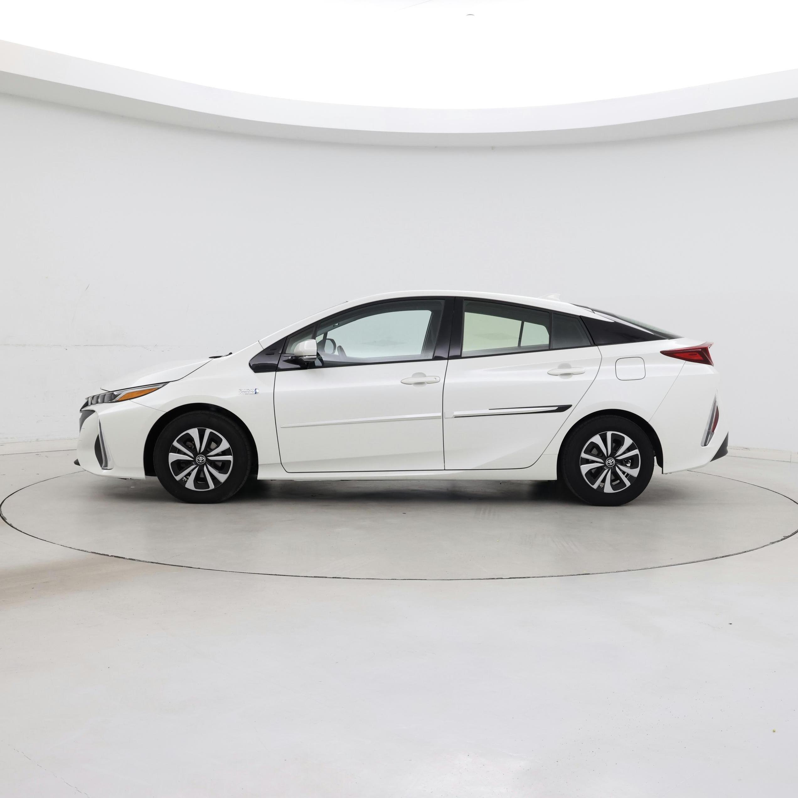 Thumbnail: 2019 Toyota Prius Prime - 3