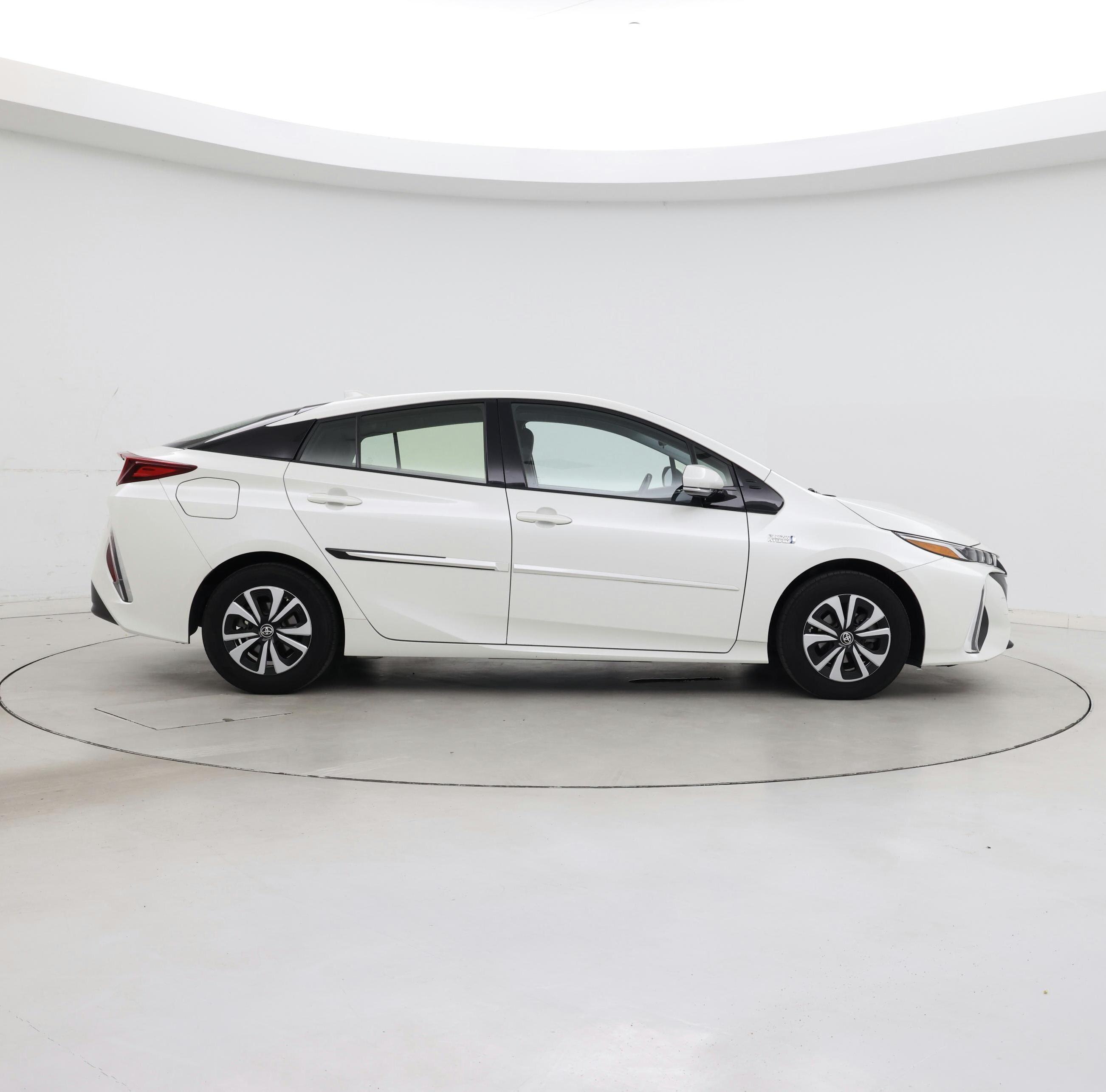 Thumbnail: 2019 Toyota Prius Prime - 7