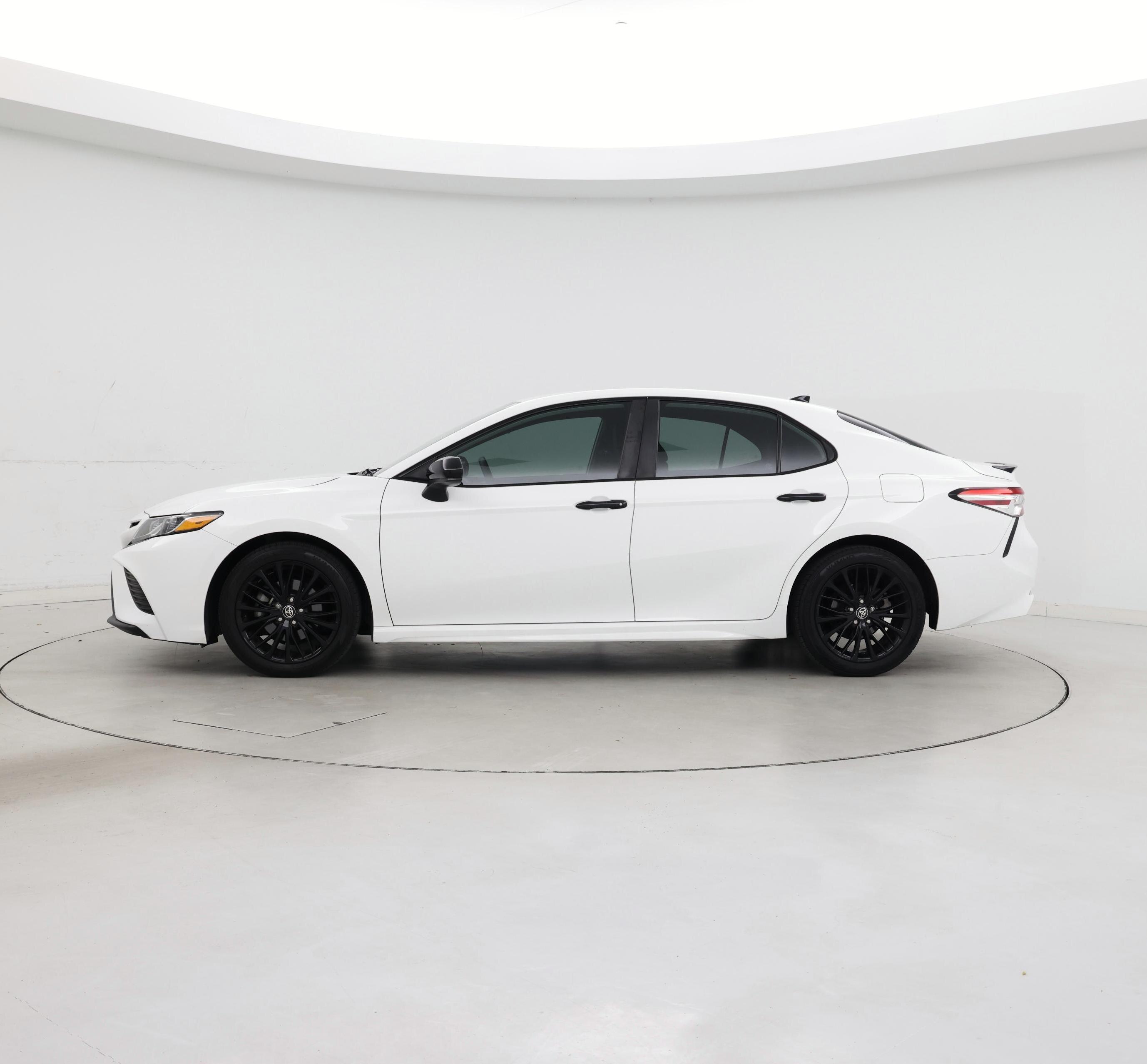 Thumbnail: 2020 Toyota Camry - 3