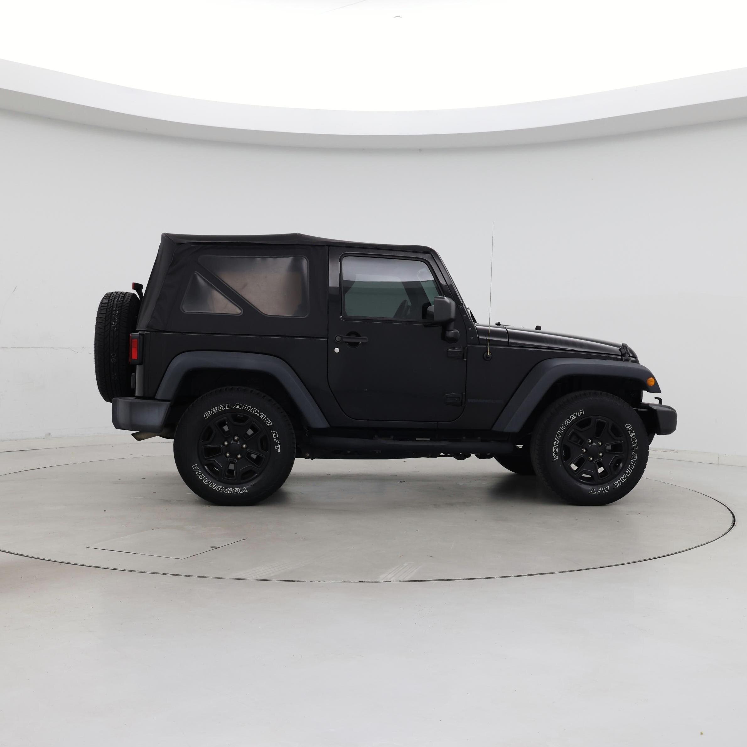 Thumbnail: 2015 Jeep Wrangler - 7