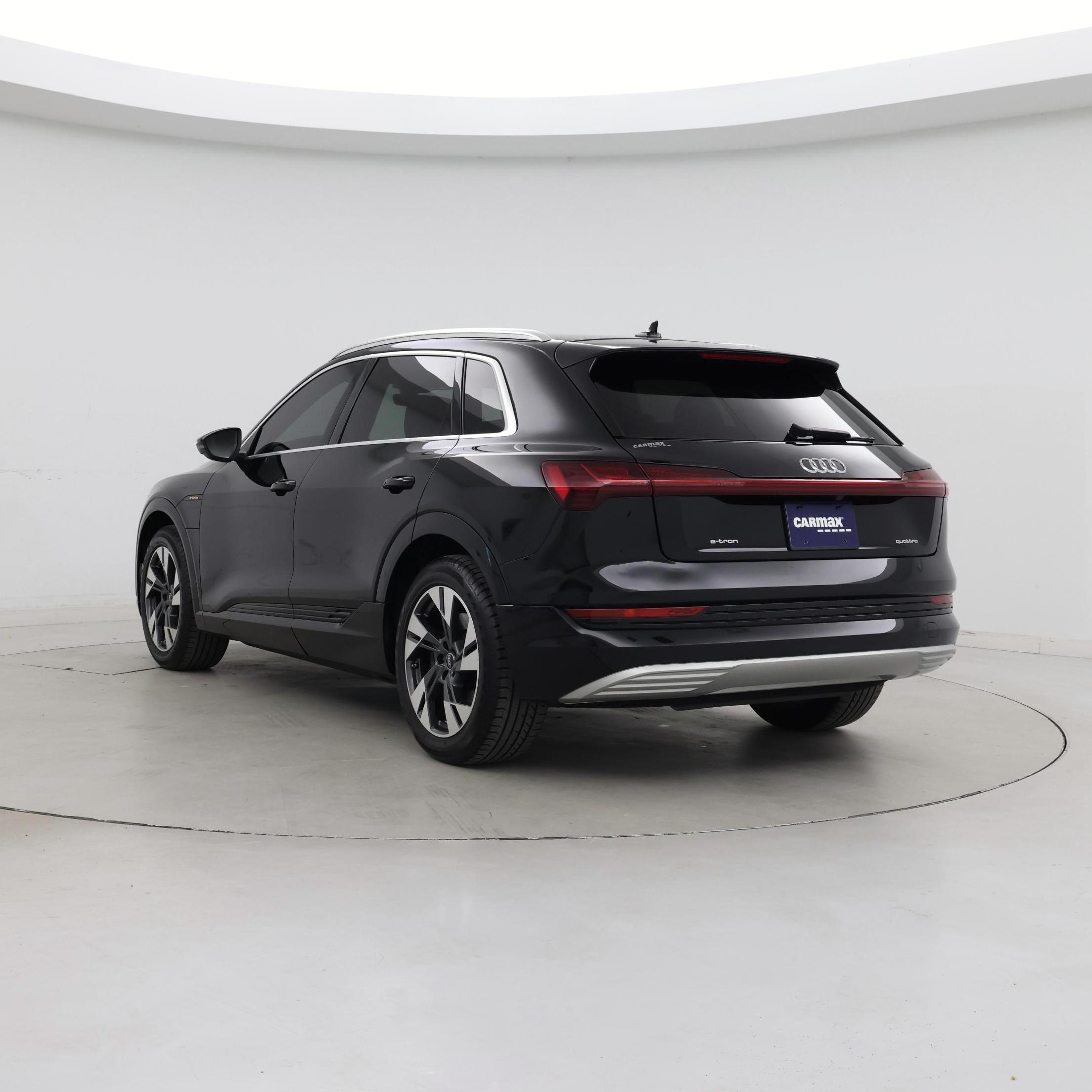 Thumbnail: 2022 Audi e-tron - 2