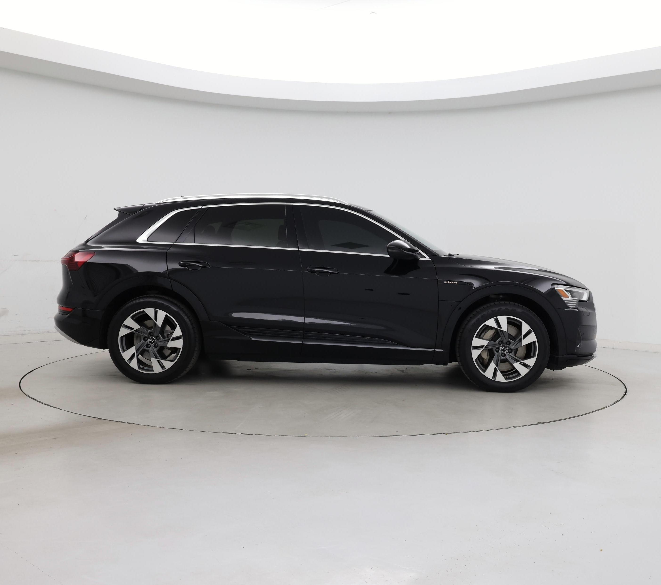 Thumbnail: 2022 Audi e-tron - 7