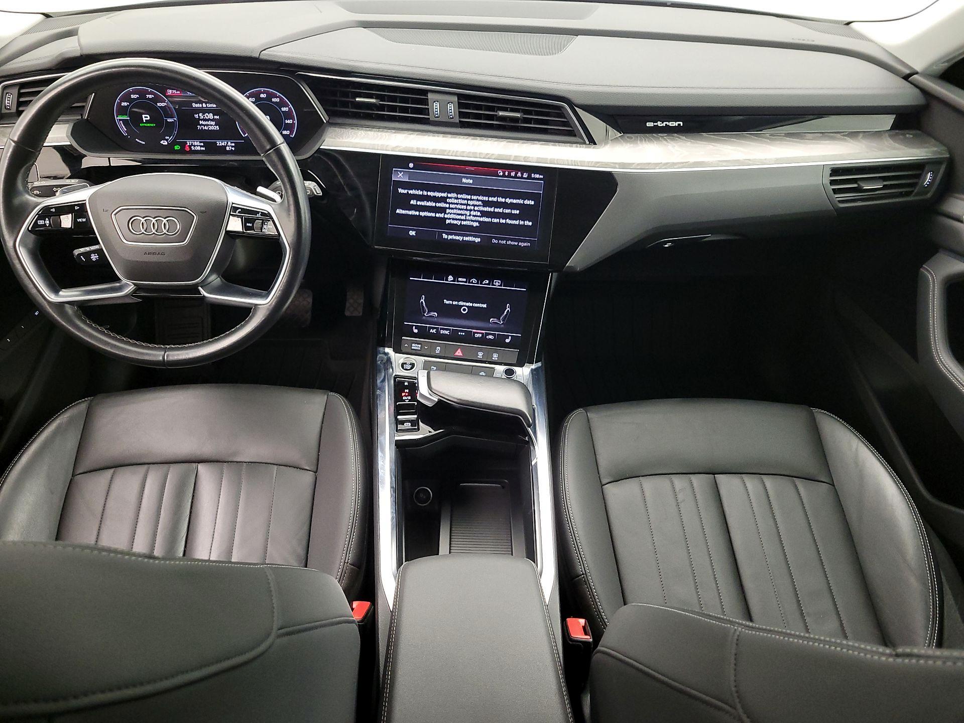 Thumbnail: 2021 Audi e-tron - 9