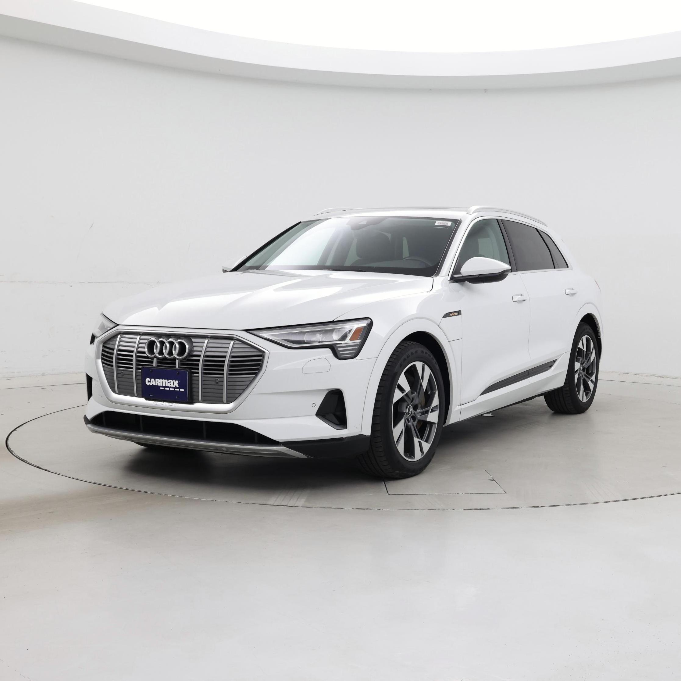 Thumbnail: 2021 Audi e-tron - 4
