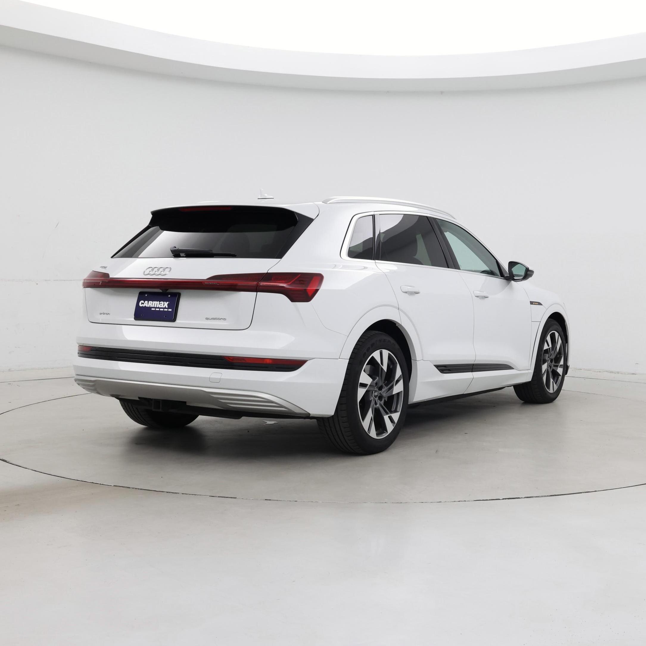 Thumbnail: 2021 Audi e-tron - 8
