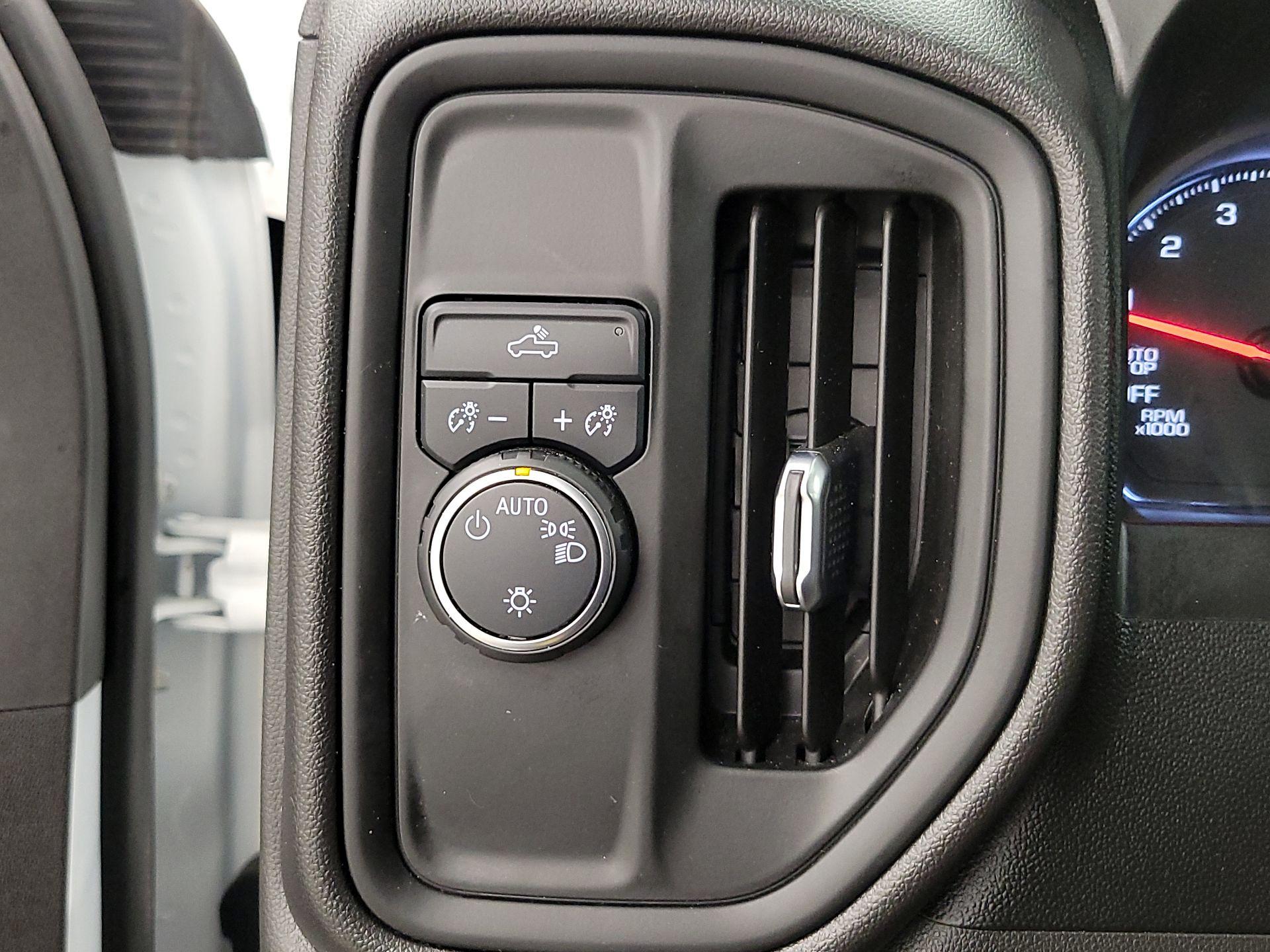 Thumbnail: 2021 Chevrolet Silverado 1500 - 13