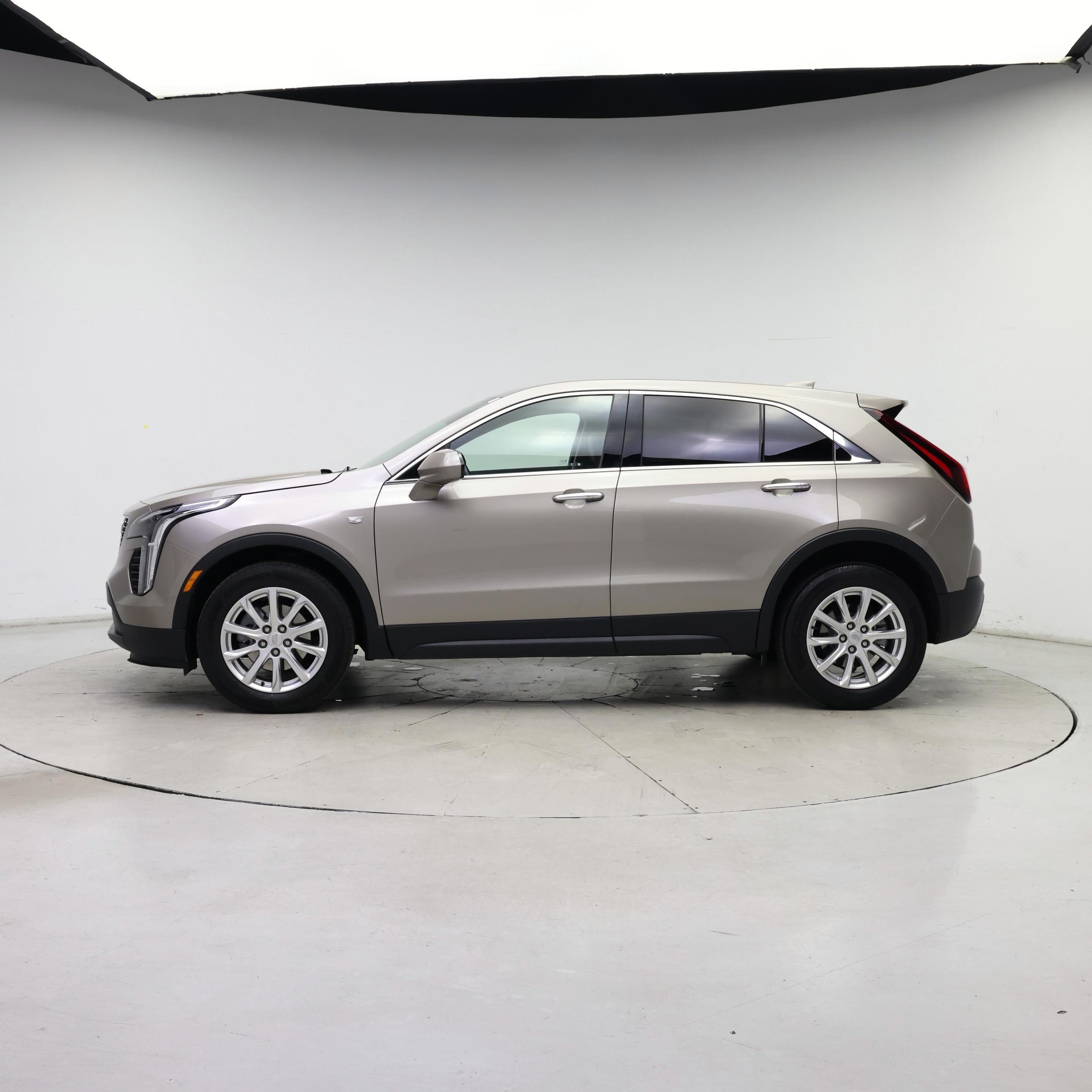 Thumbnail: 2023 Cadillac XT4 - 3