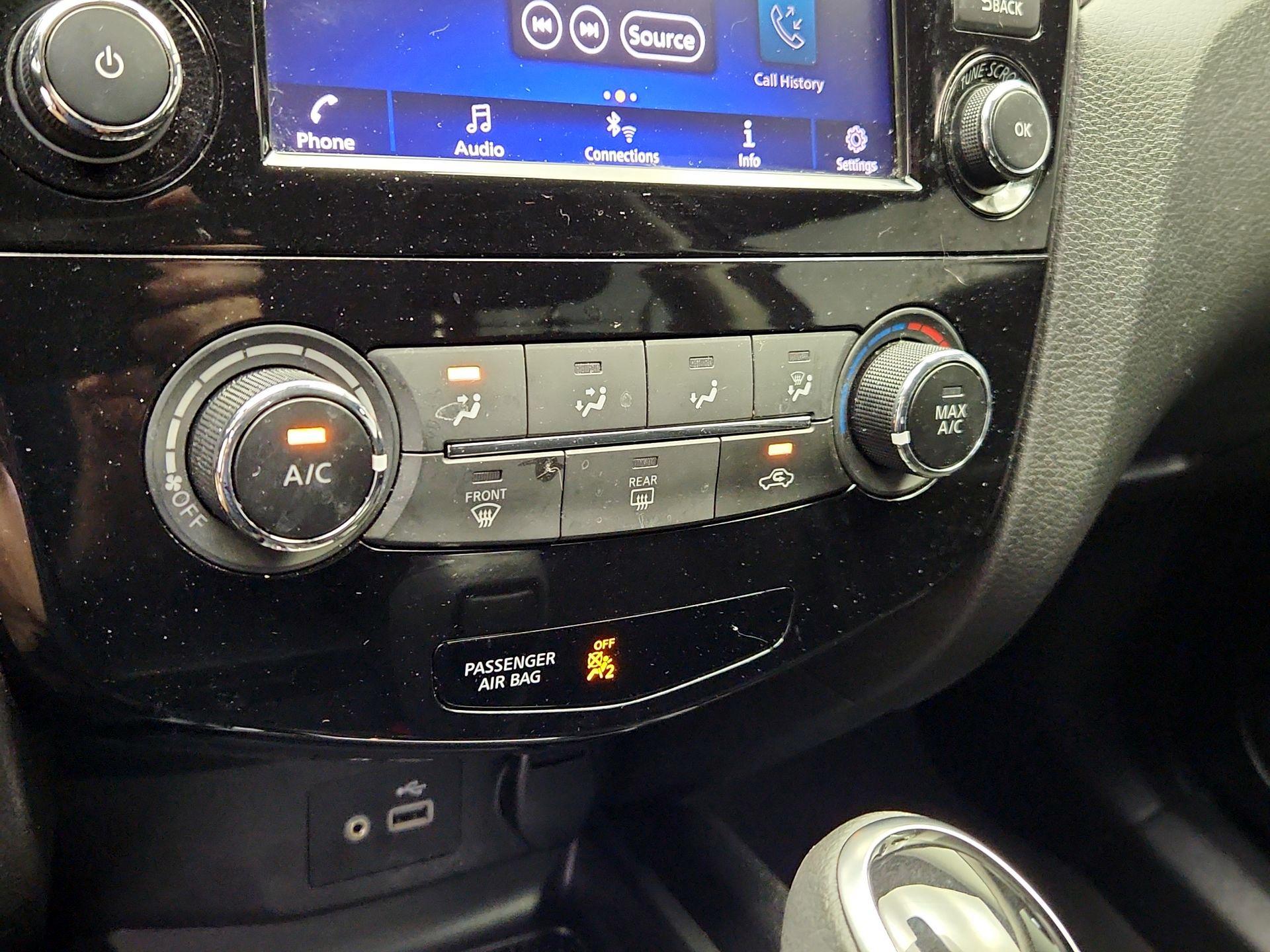 Thumbnail: 2021 Nissan Rogue Sport - 16