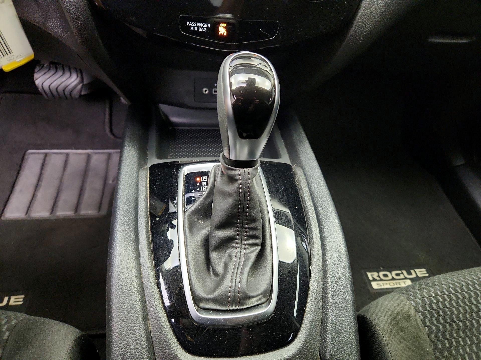 Thumbnail: 2021 Nissan Rogue Sport - 17