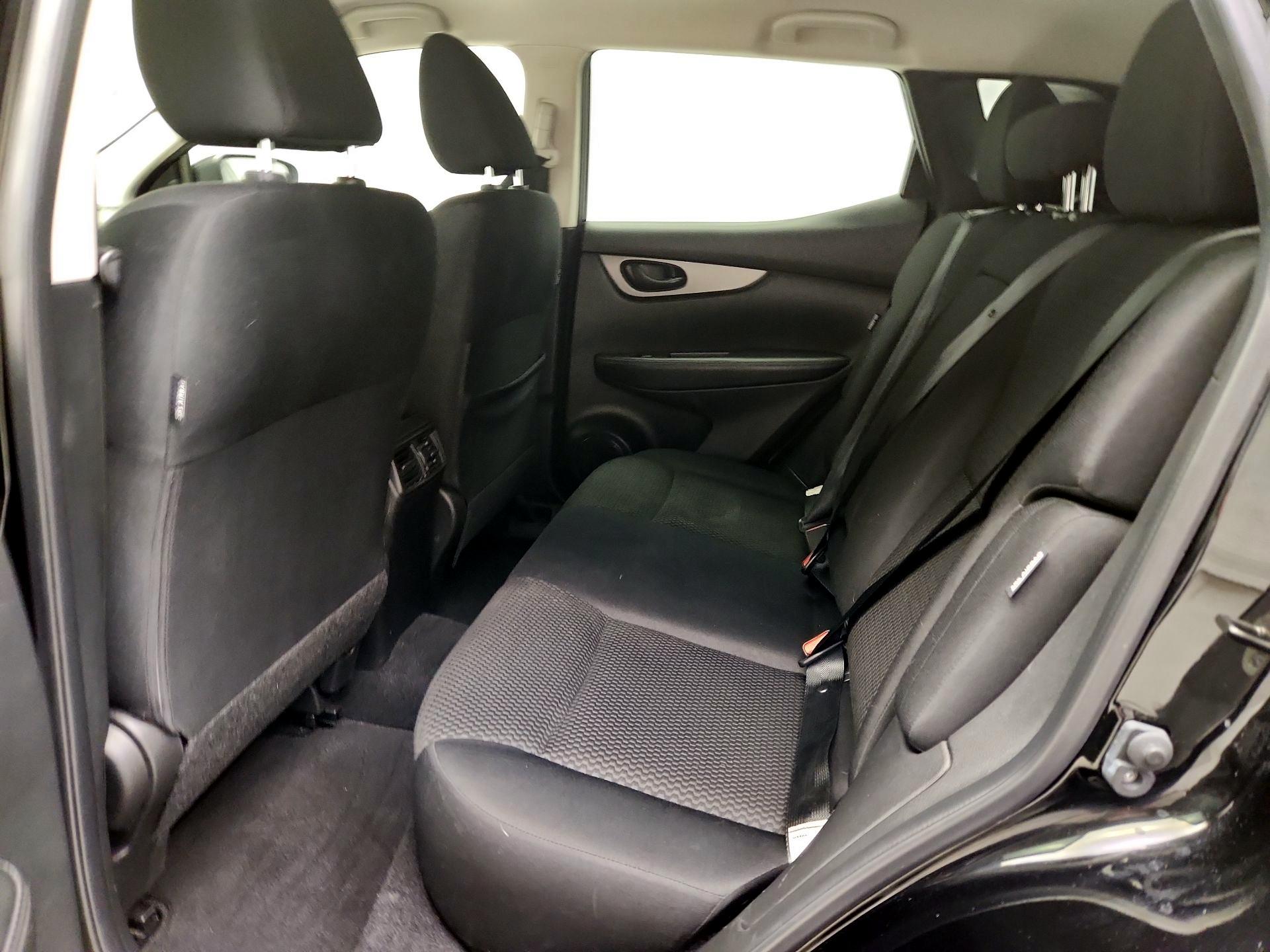 Thumbnail: 2021 Nissan Rogue Sport - 19