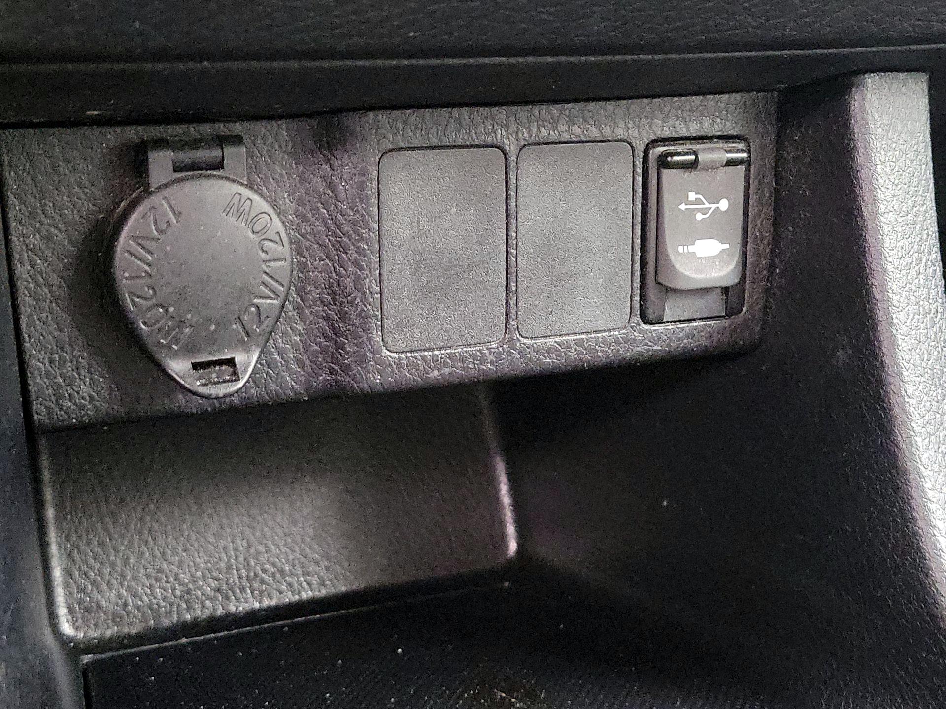 Thumbnail: 2016 Toyota Corolla - 18