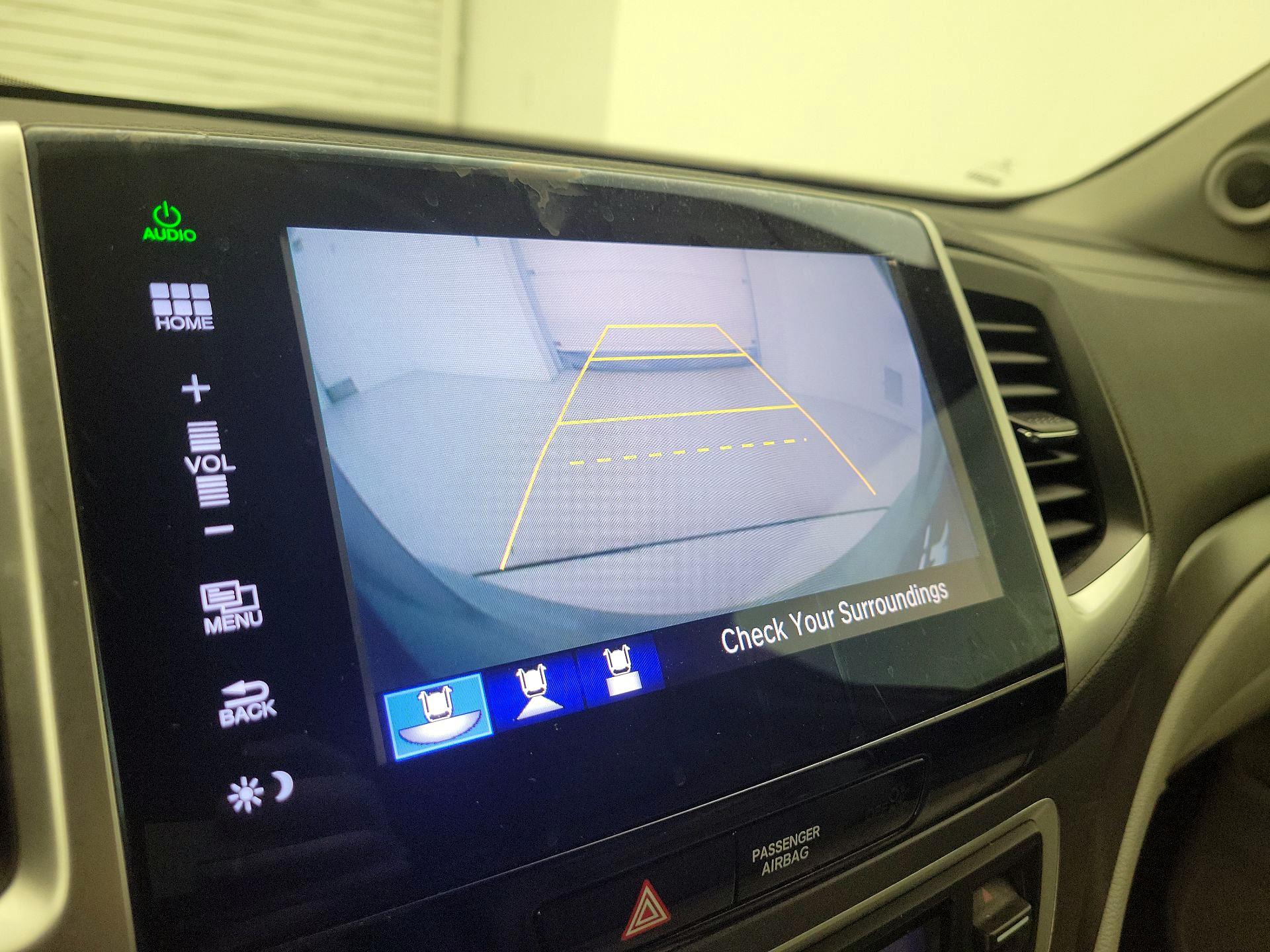 Thumbnail: 2016 Honda Pilot - 14