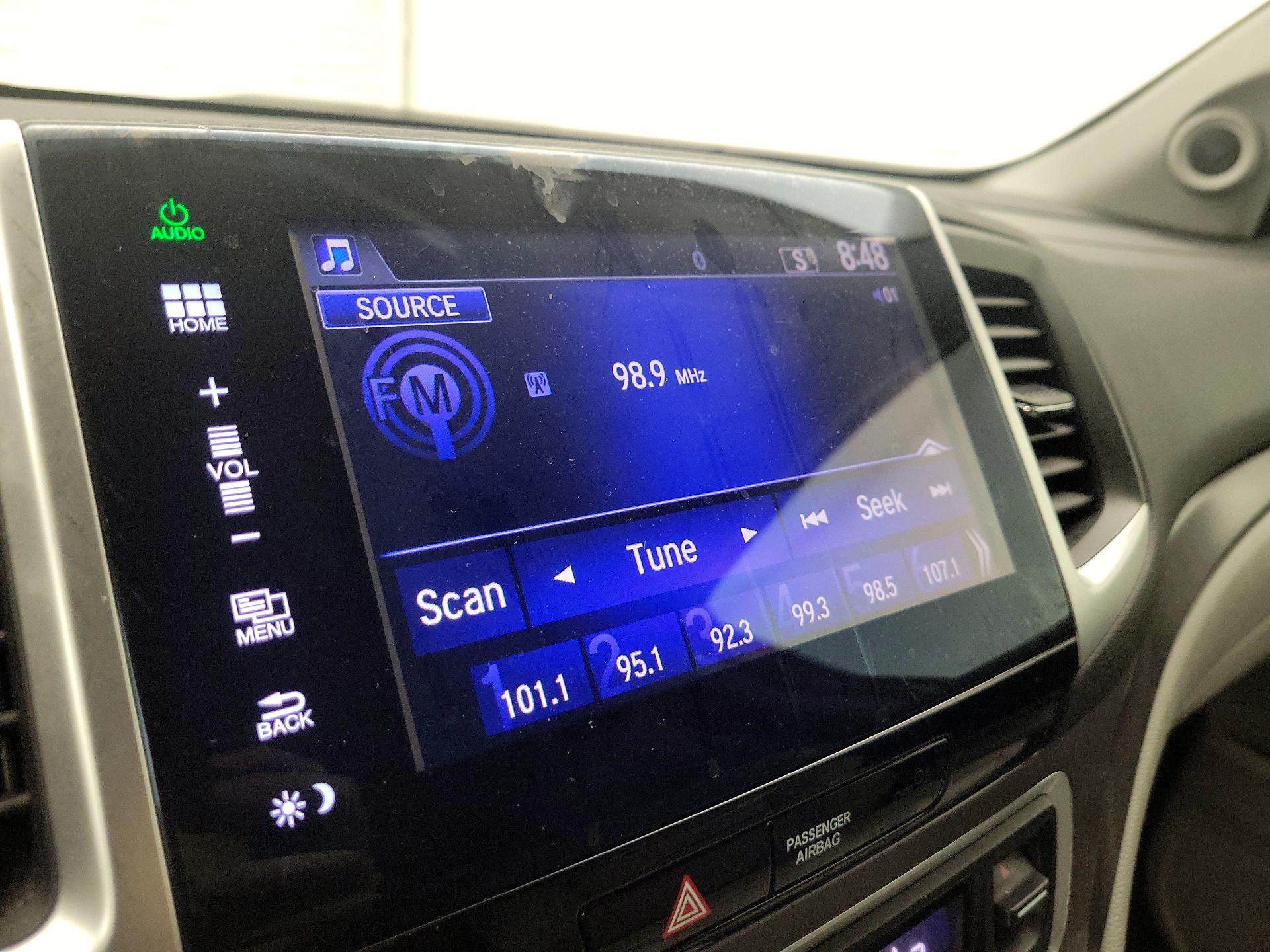 Thumbnail: 2016 Honda Pilot - 15