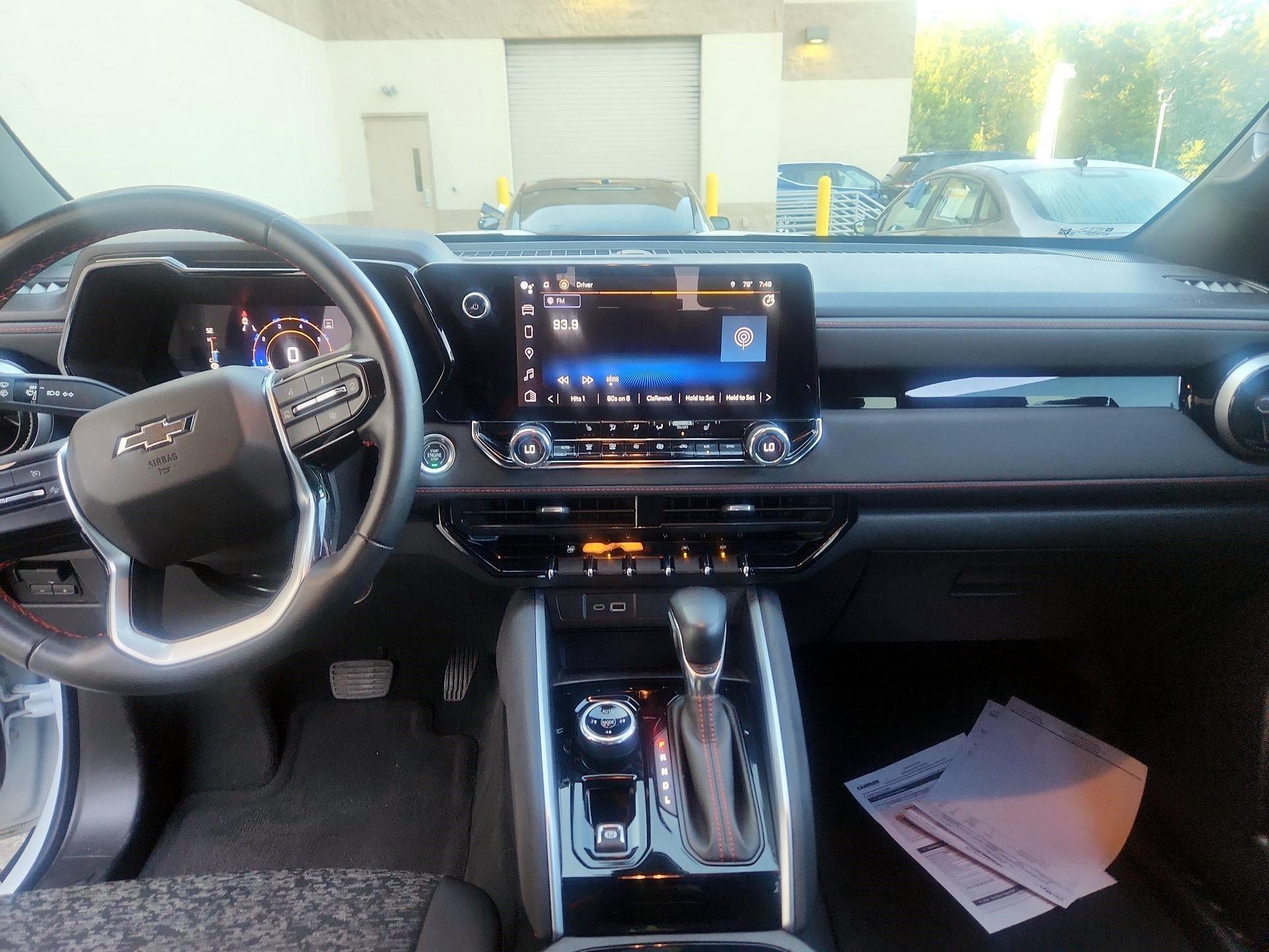 Thumbnail: 2023 Chevrolet Colorado - 9