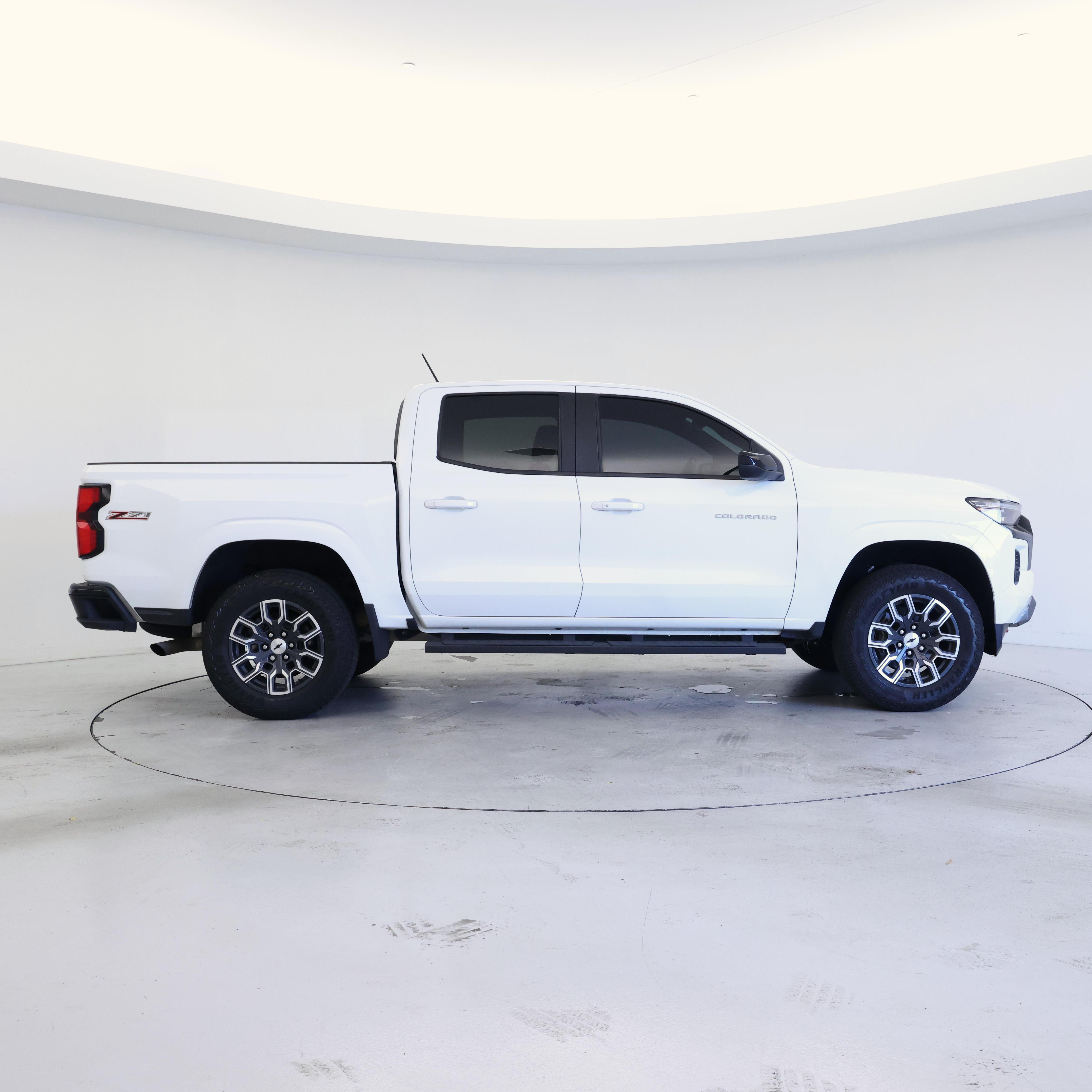 Thumbnail: 2023 Chevrolet Colorado - 7