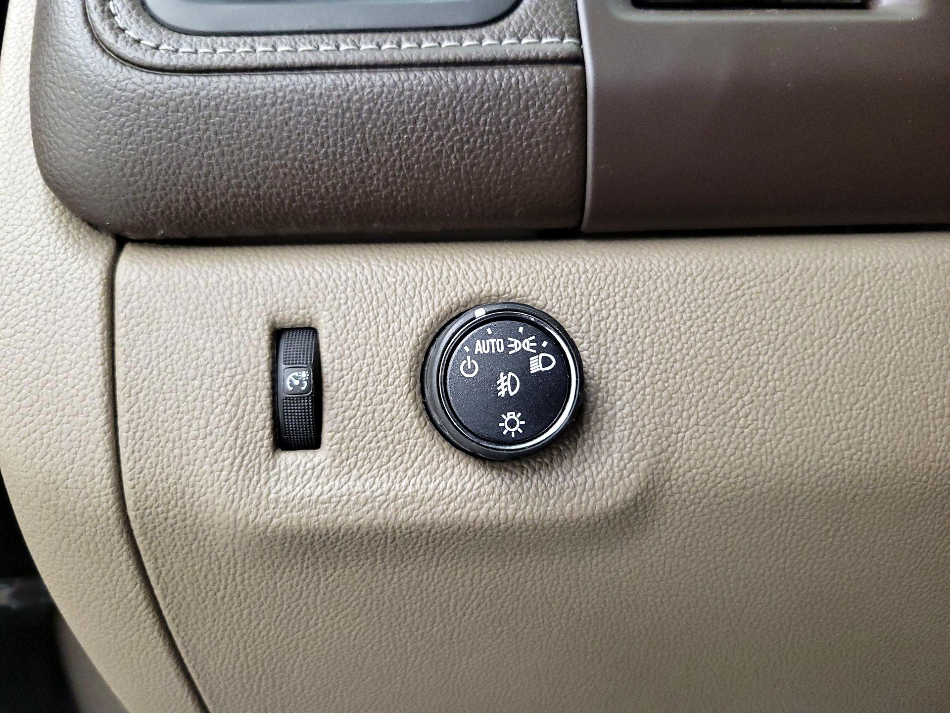 Thumbnail: 2015 GMC Canyon - 13
