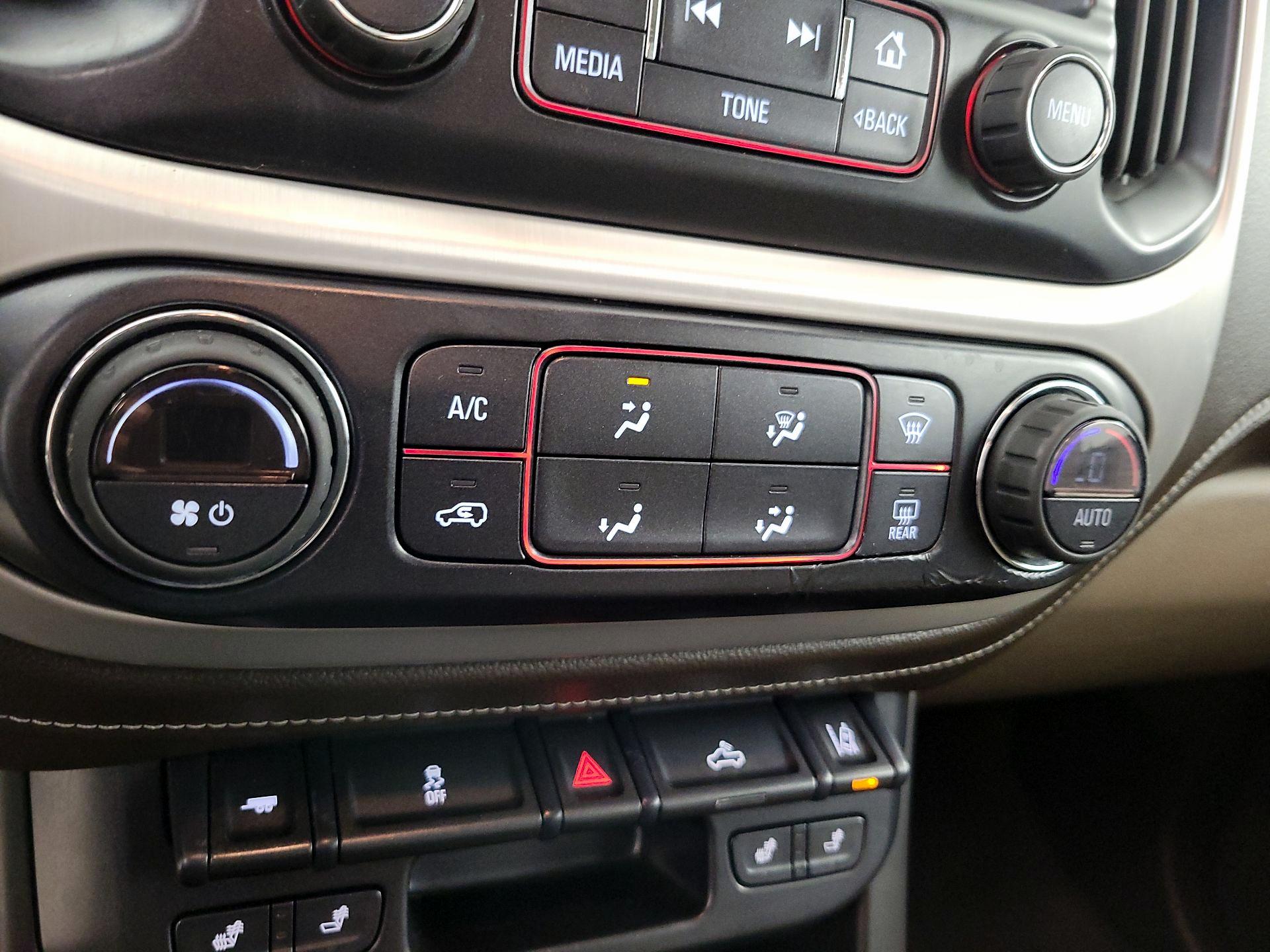 Thumbnail: 2015 GMC Canyon - 16