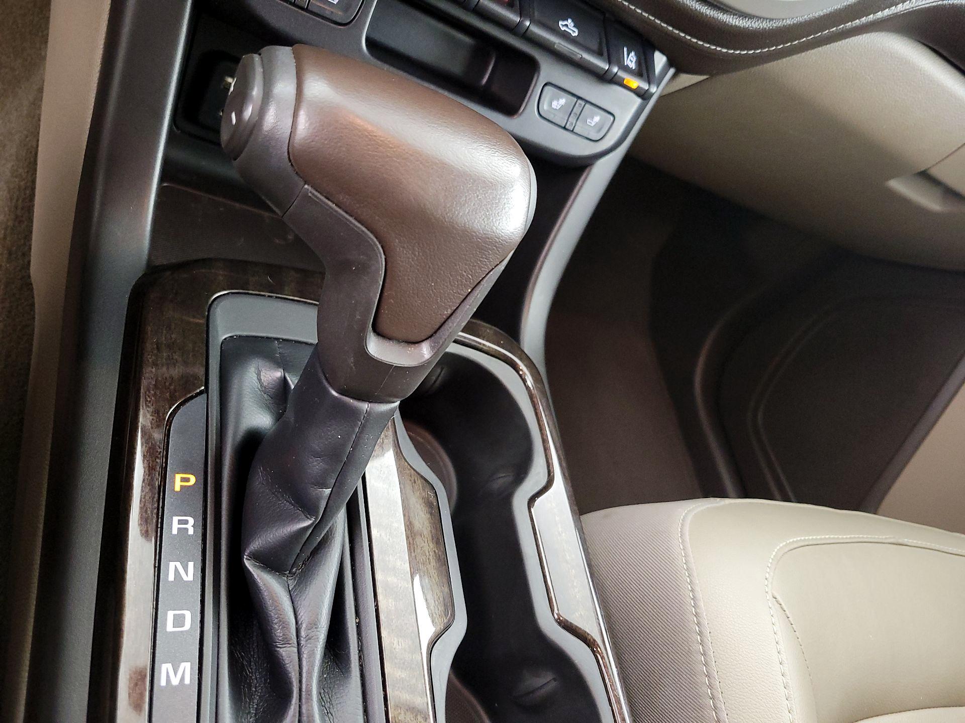 Thumbnail: 2015 GMC Canyon - 17