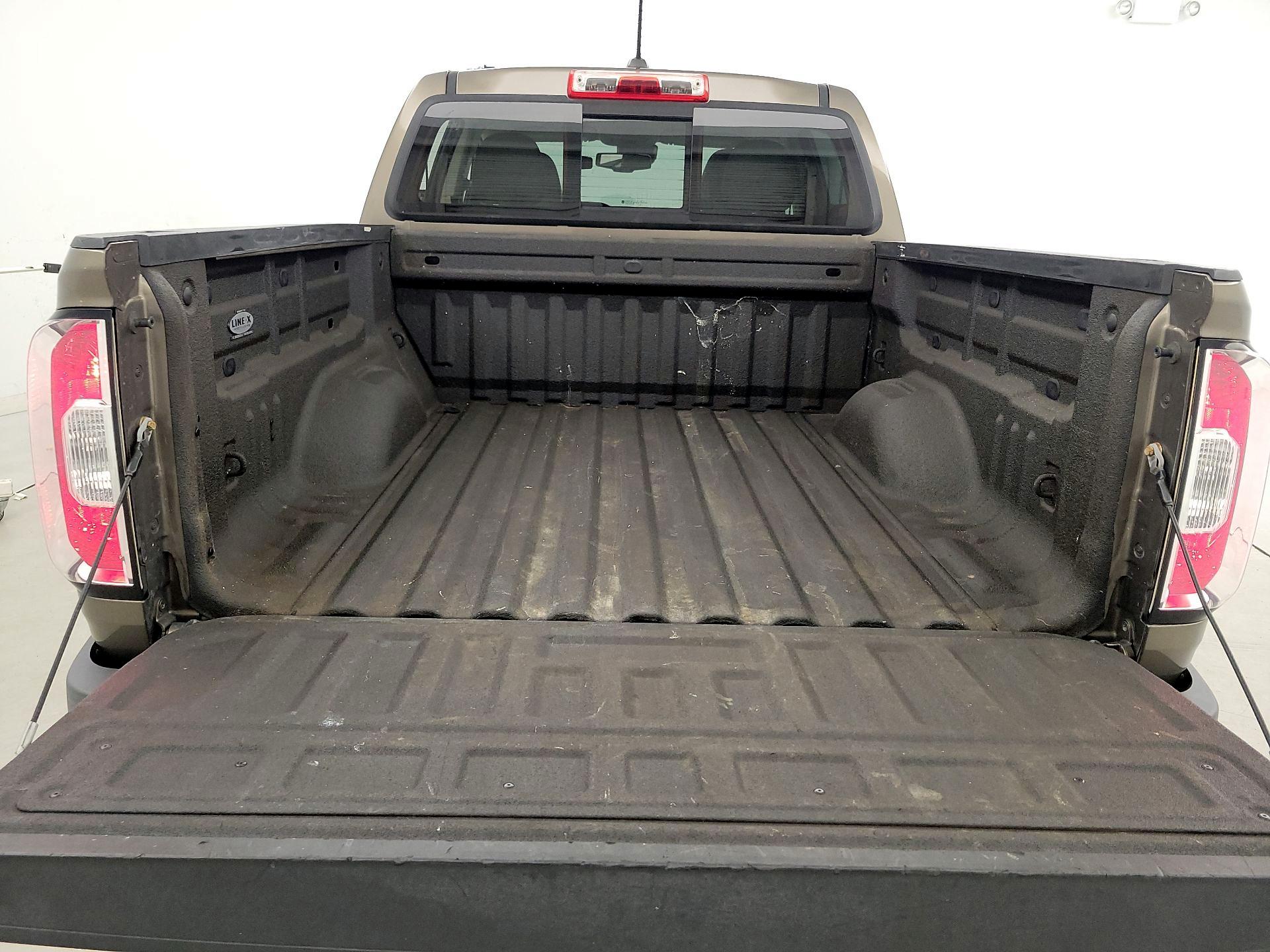 Thumbnail: 2015 GMC Canyon - 20