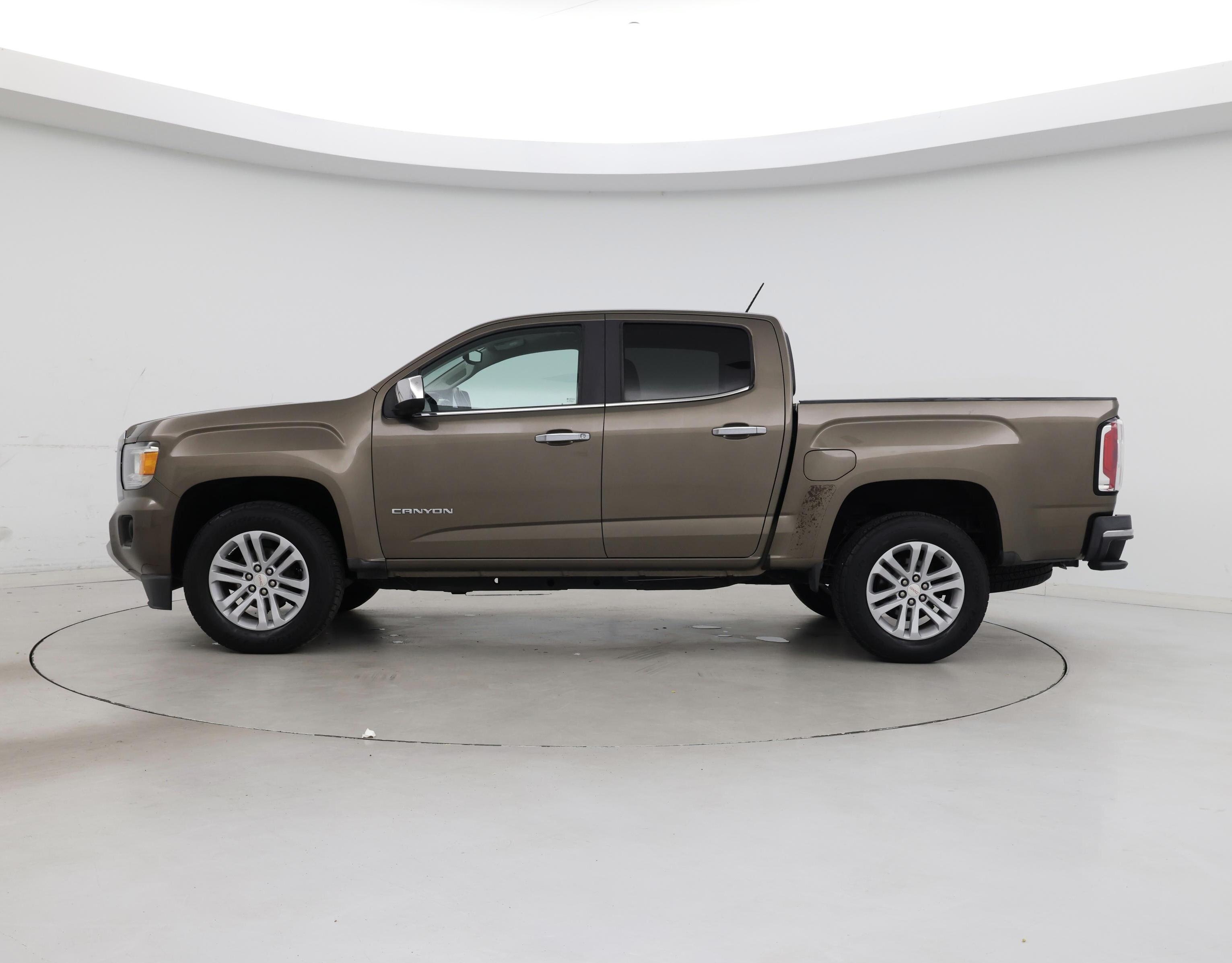 Thumbnail: 2015 GMC Canyon - 3
