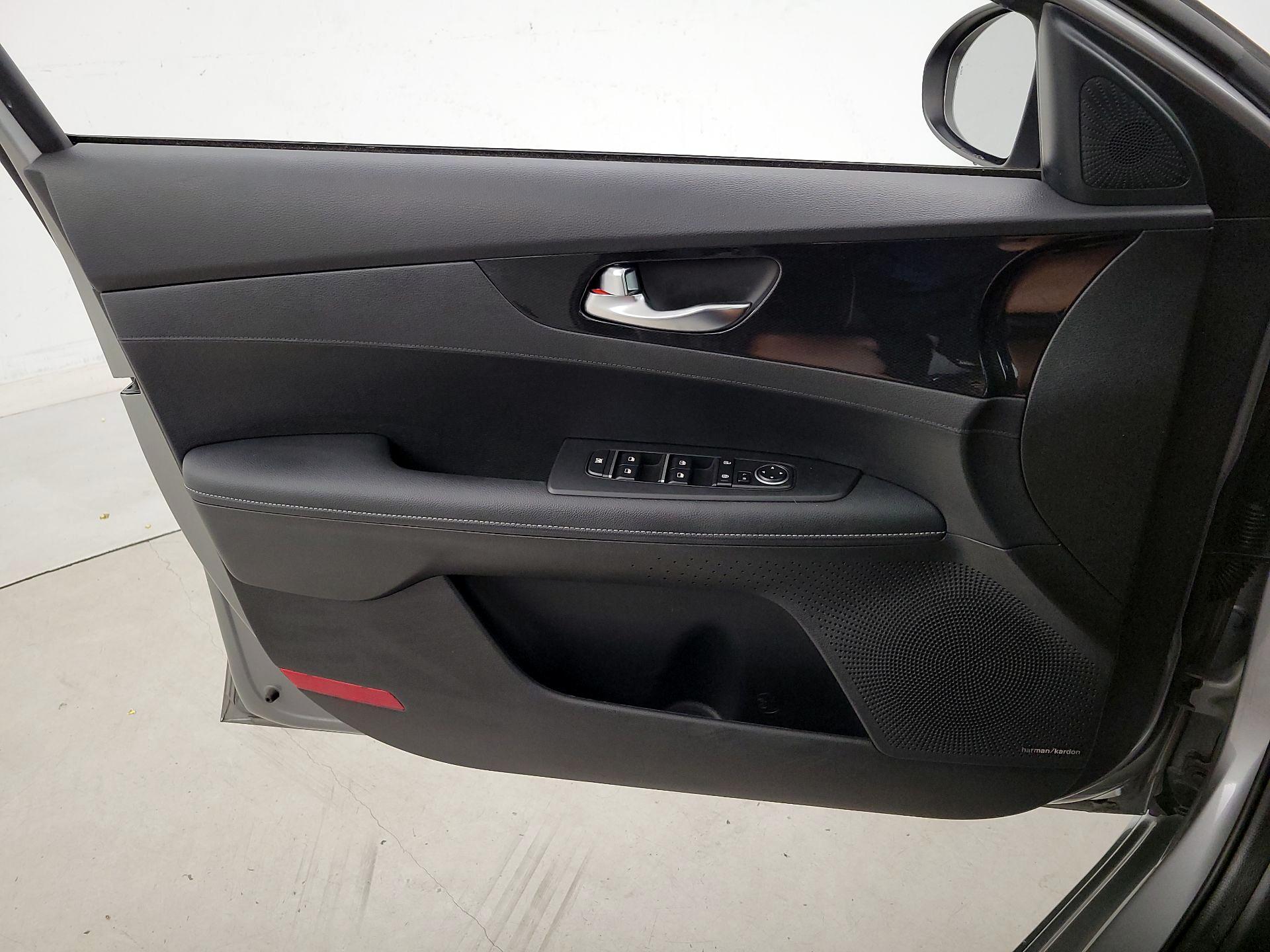 Thumbnail: 2023 Kia Forte - 12