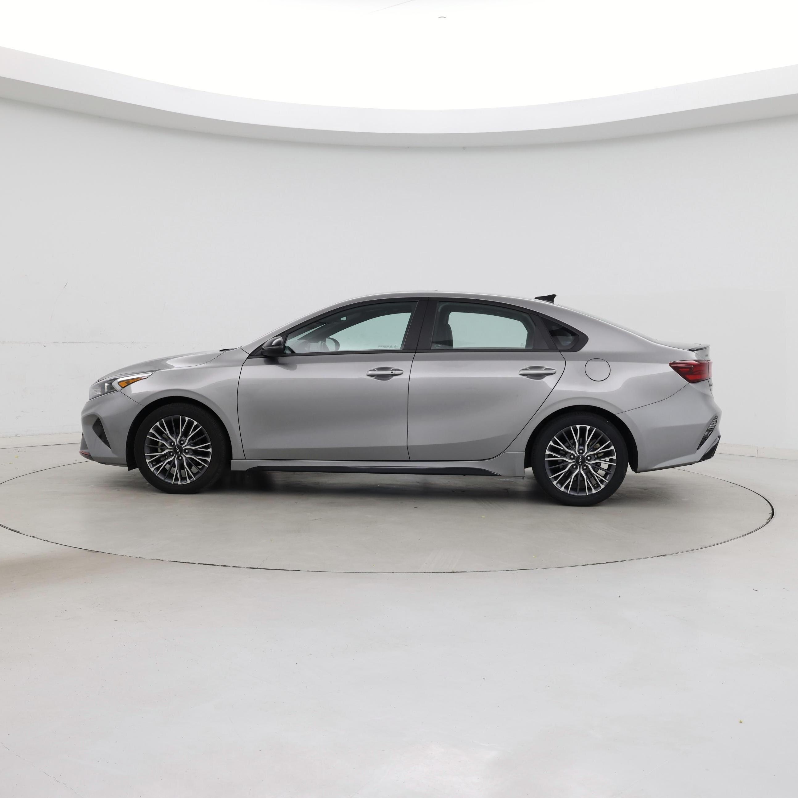 Thumbnail: 2023 Kia Forte - 3