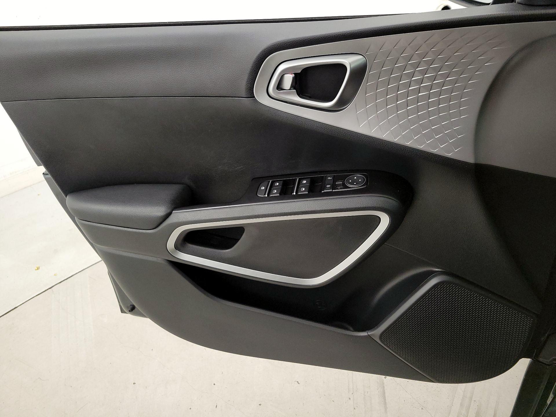 Thumbnail: 2022 Kia Soul - 12