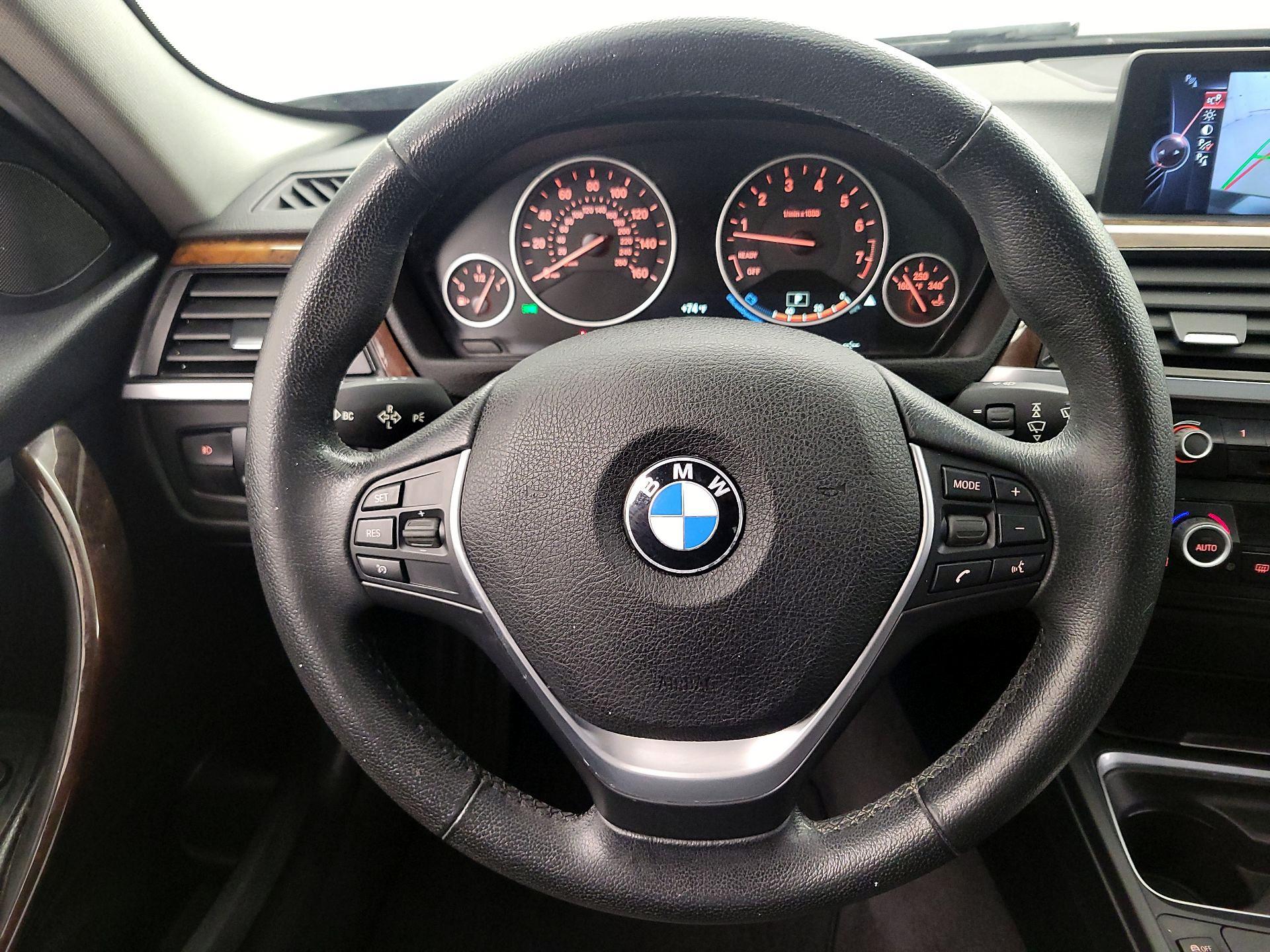 Thumbnail: 2015 BMW 3 Series - 10