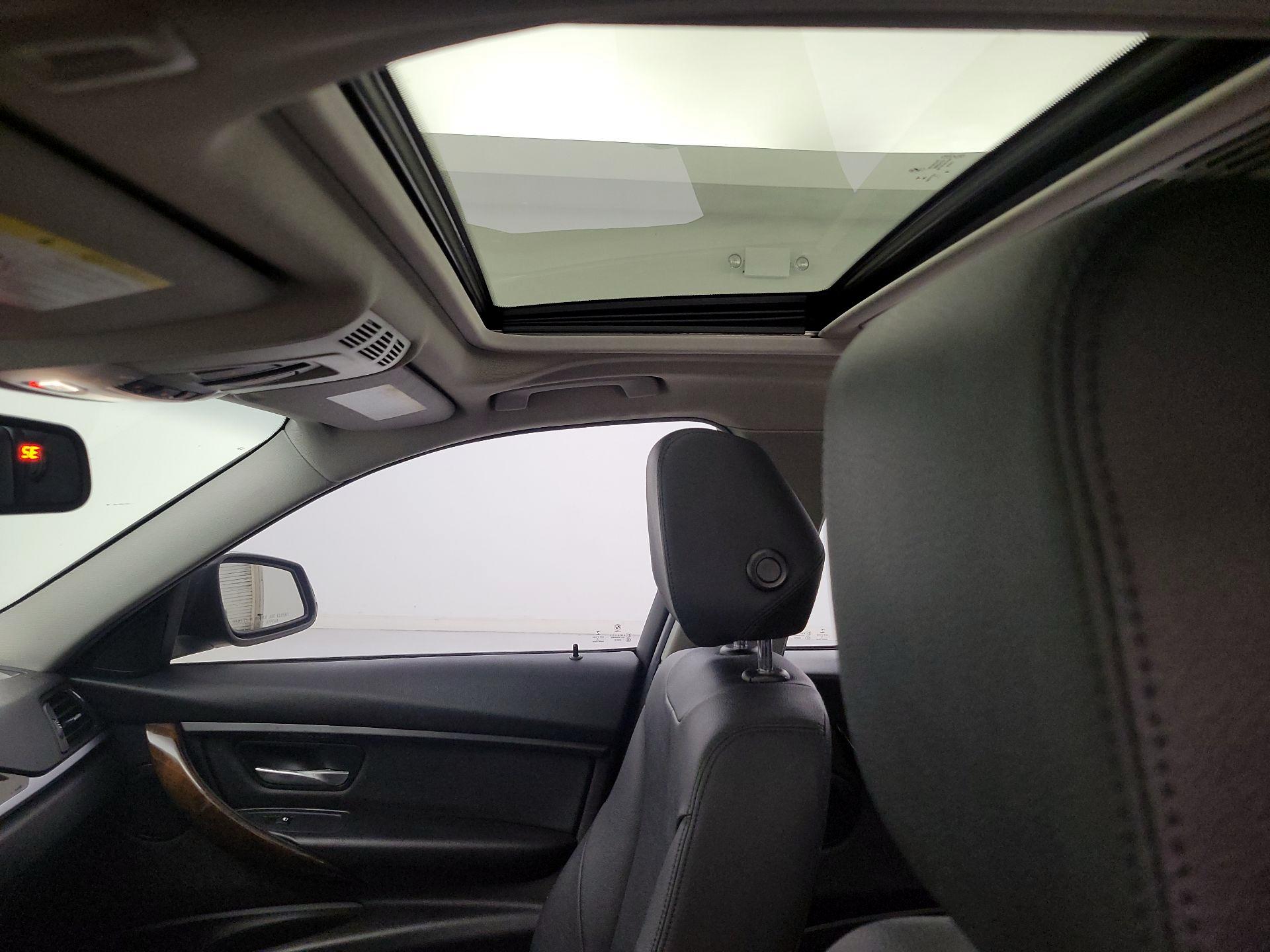 Thumbnail: 2015 BMW 3 Series - 20