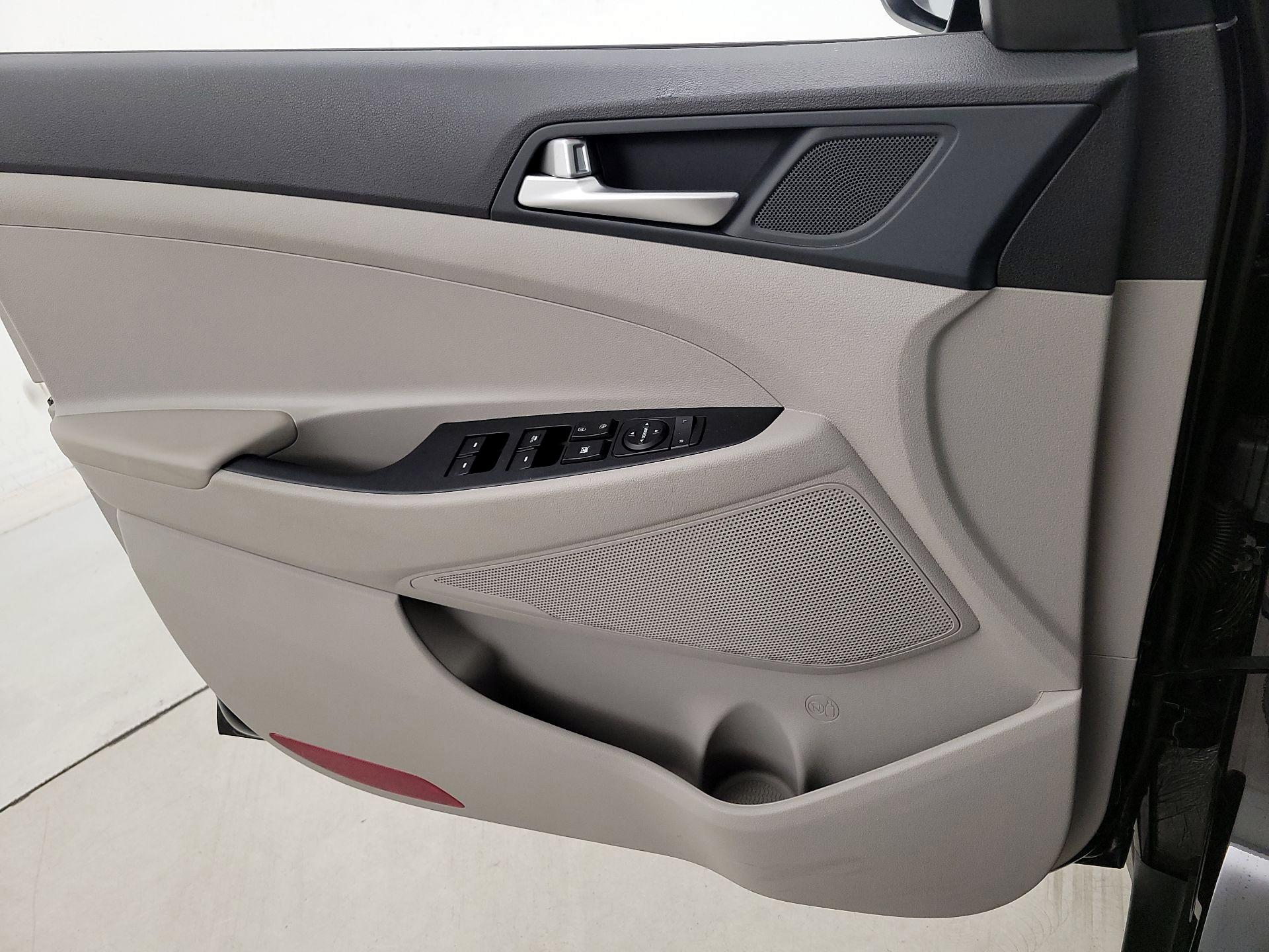 Thumbnail: 2020 Hyundai Tucson - 12
