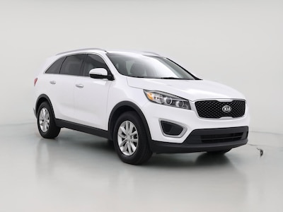 White 2016 Kia Sorento LX