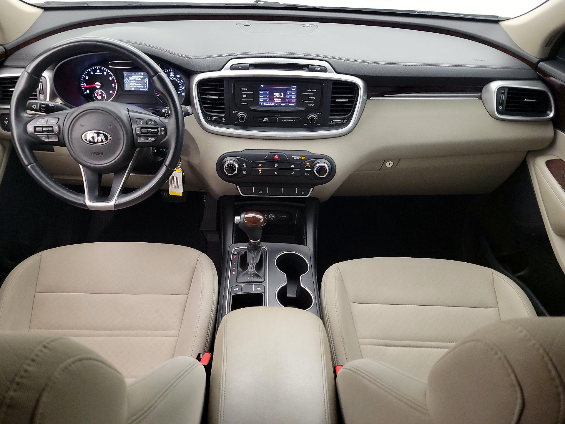 Thumbnail: 2016 Kia Sorento - 9
