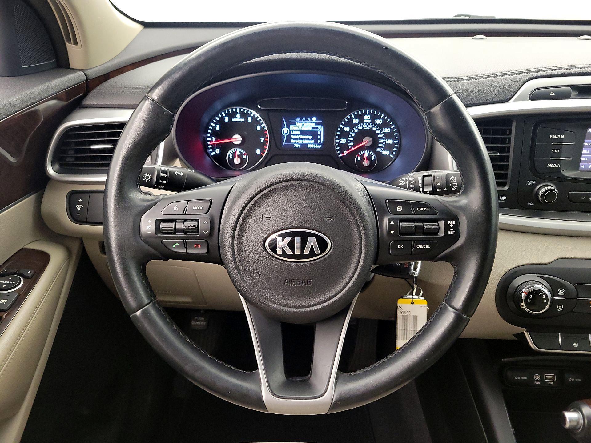 Thumbnail: 2016 Kia Sorento - 10