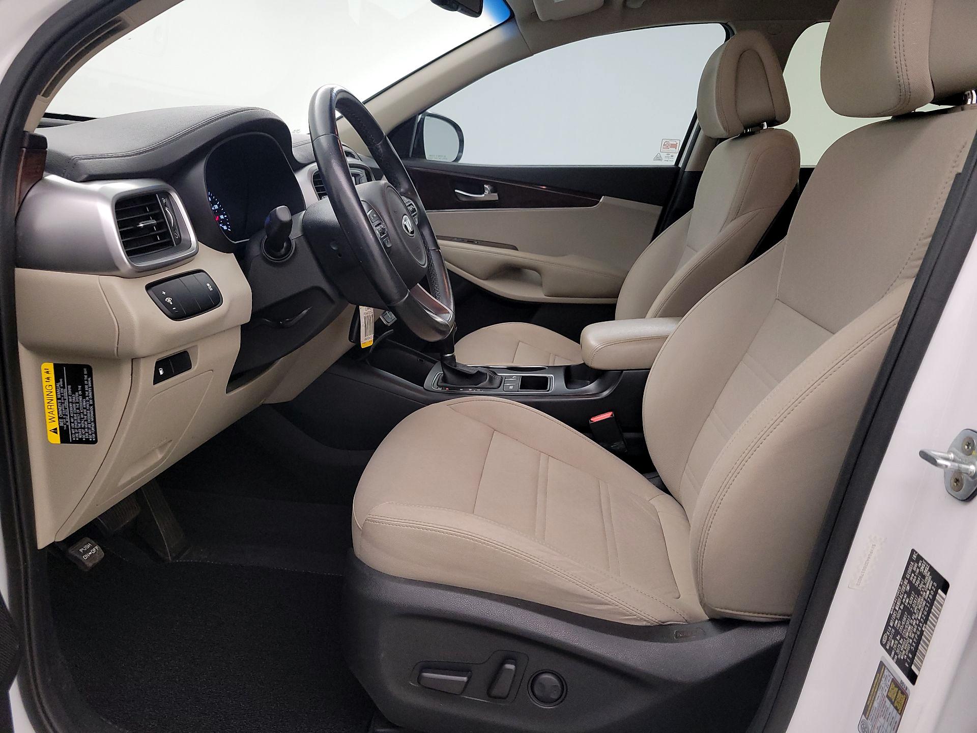Thumbnail: 2016 Kia Sorento - 11