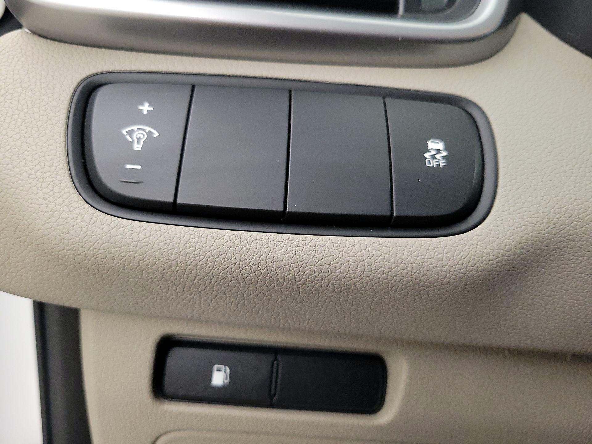 Thumbnail: 2016 Kia Sorento - 13