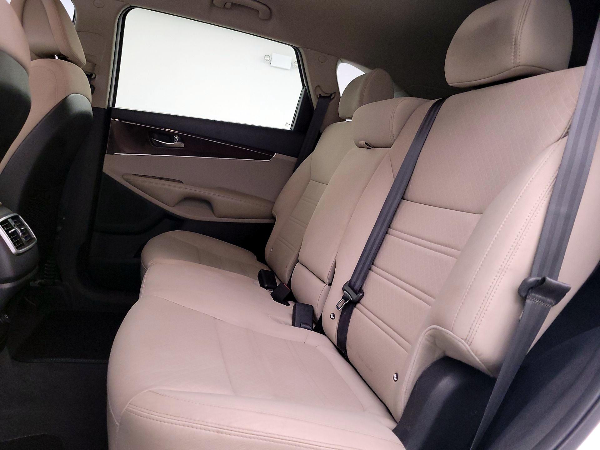 Thumbnail: 2016 Kia Sorento - 19