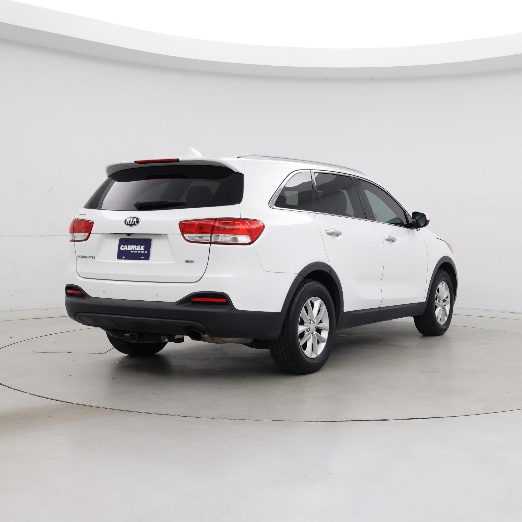 Thumbnail: 2016 Kia Sorento - 8