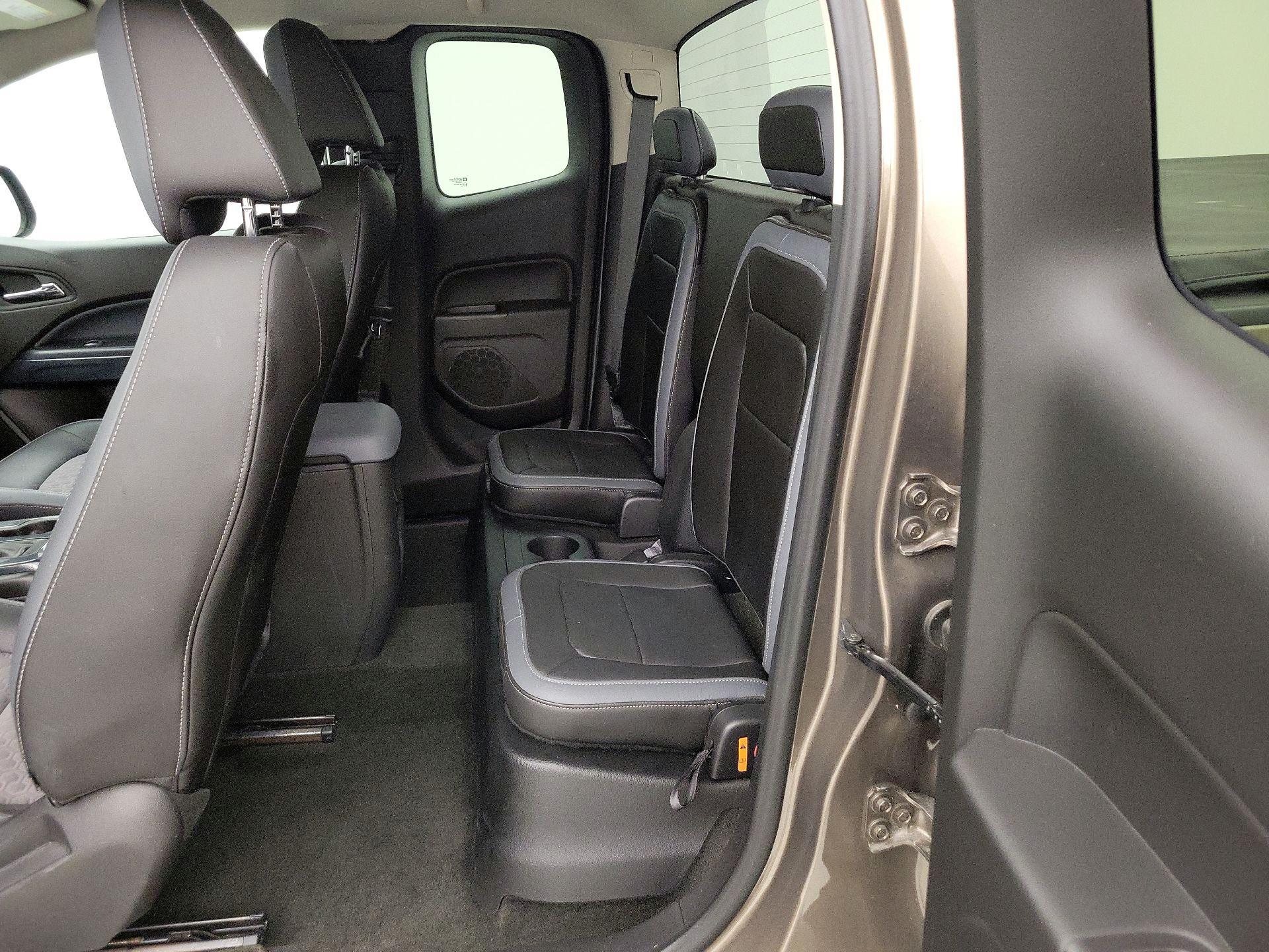 Thumbnail: 2015 Chevrolet Colorado - 19