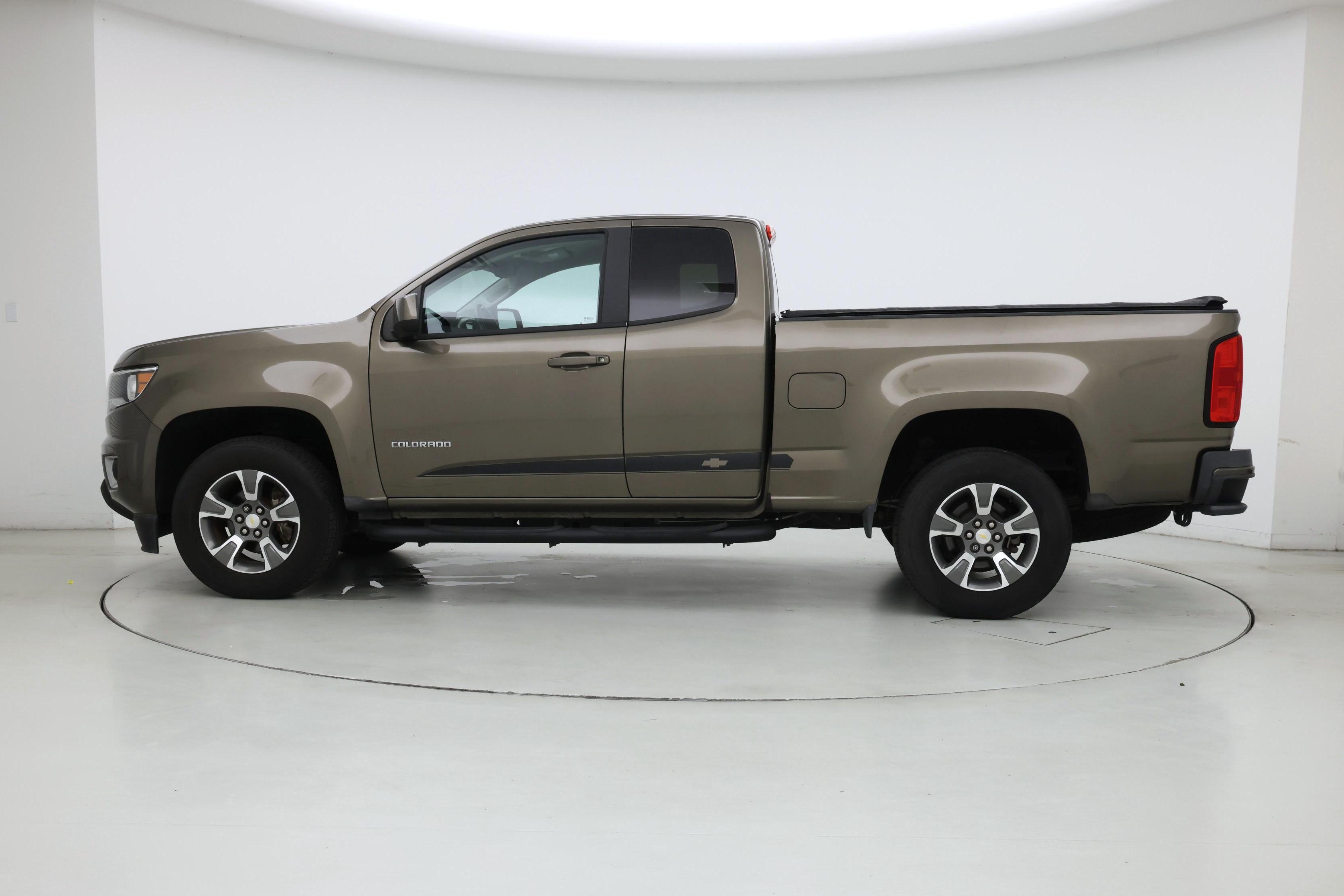 Thumbnail: 2015 Chevrolet Colorado - 3