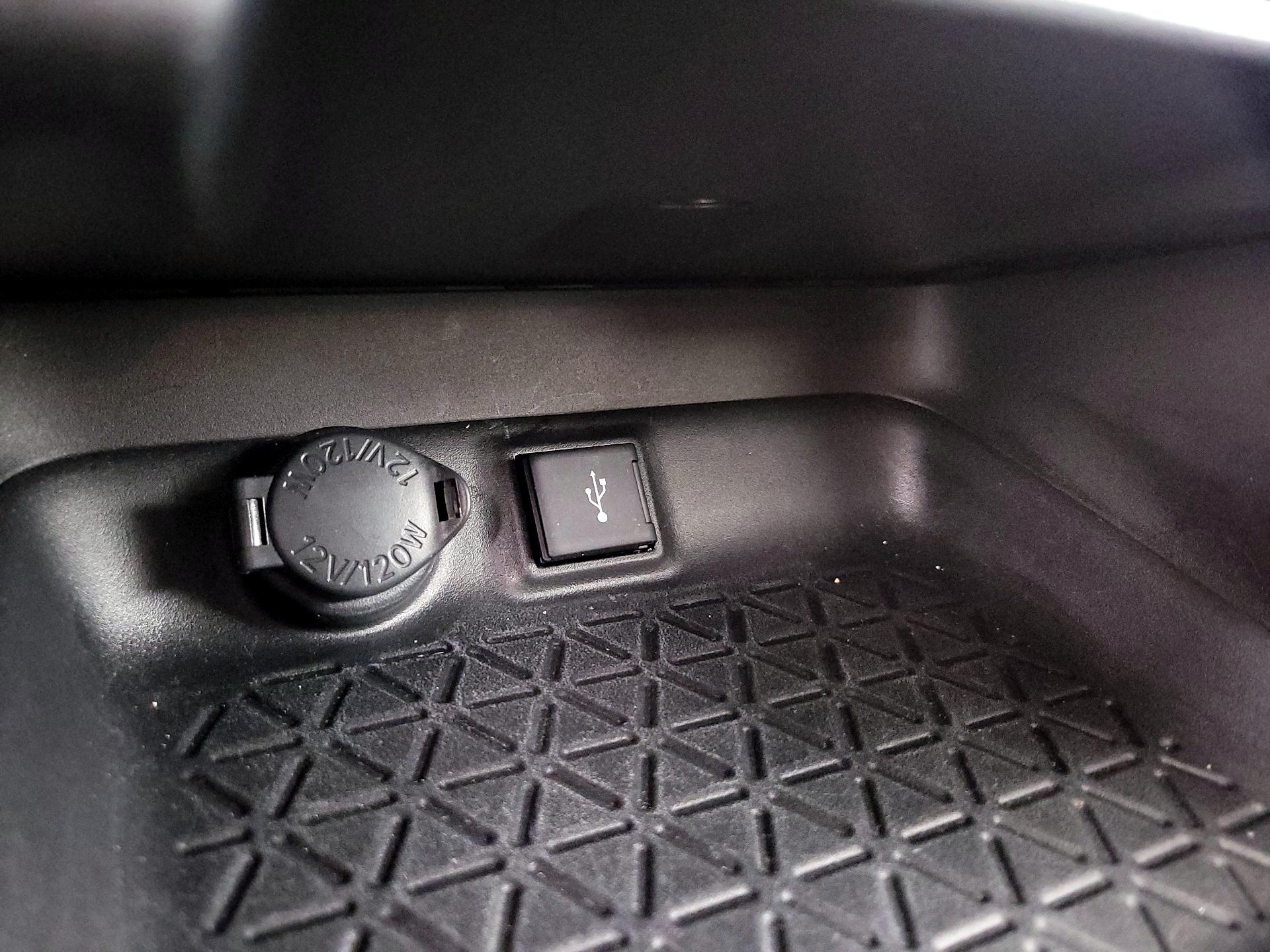 Thumbnail: 2021 Toyota RAV4 - 18